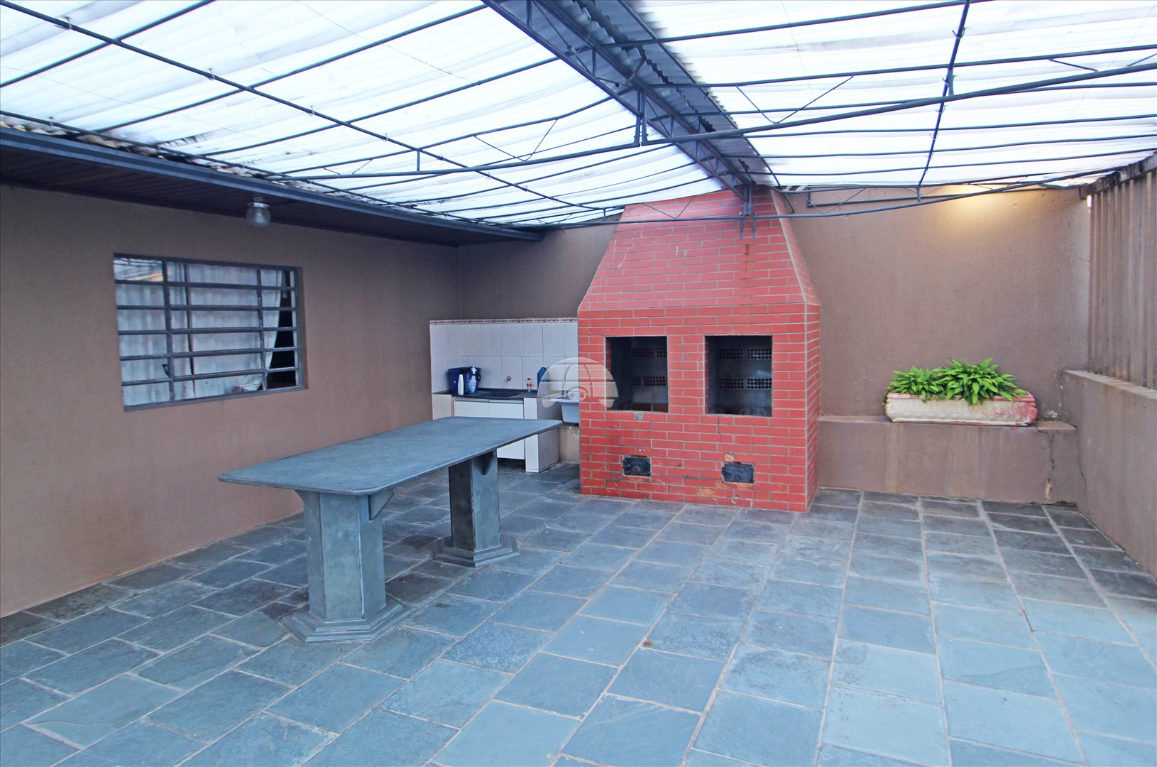 Apartamento para alugar em Novo Mundo, Curitiba — GOMES CONSULTOR IMOBILIARIO LTDA.