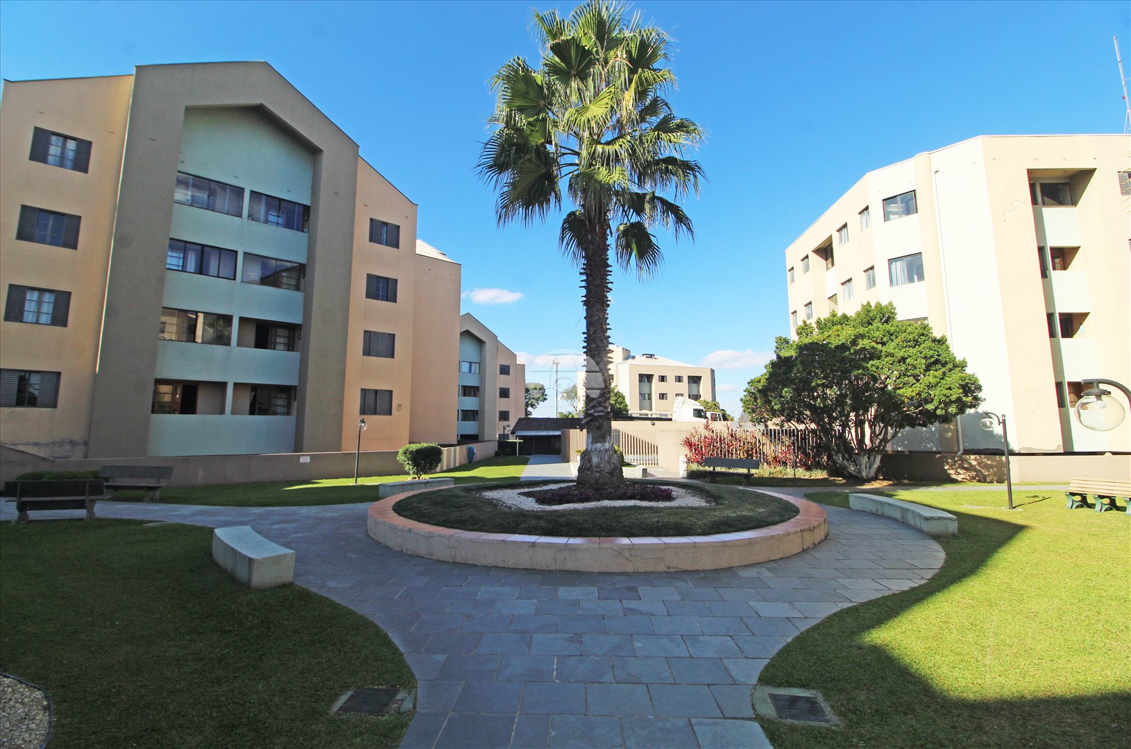 Apartamento para alugar em Novo Mundo, Curitiba — GOMES CONSULTOR IMOBILIARIO LTDA.