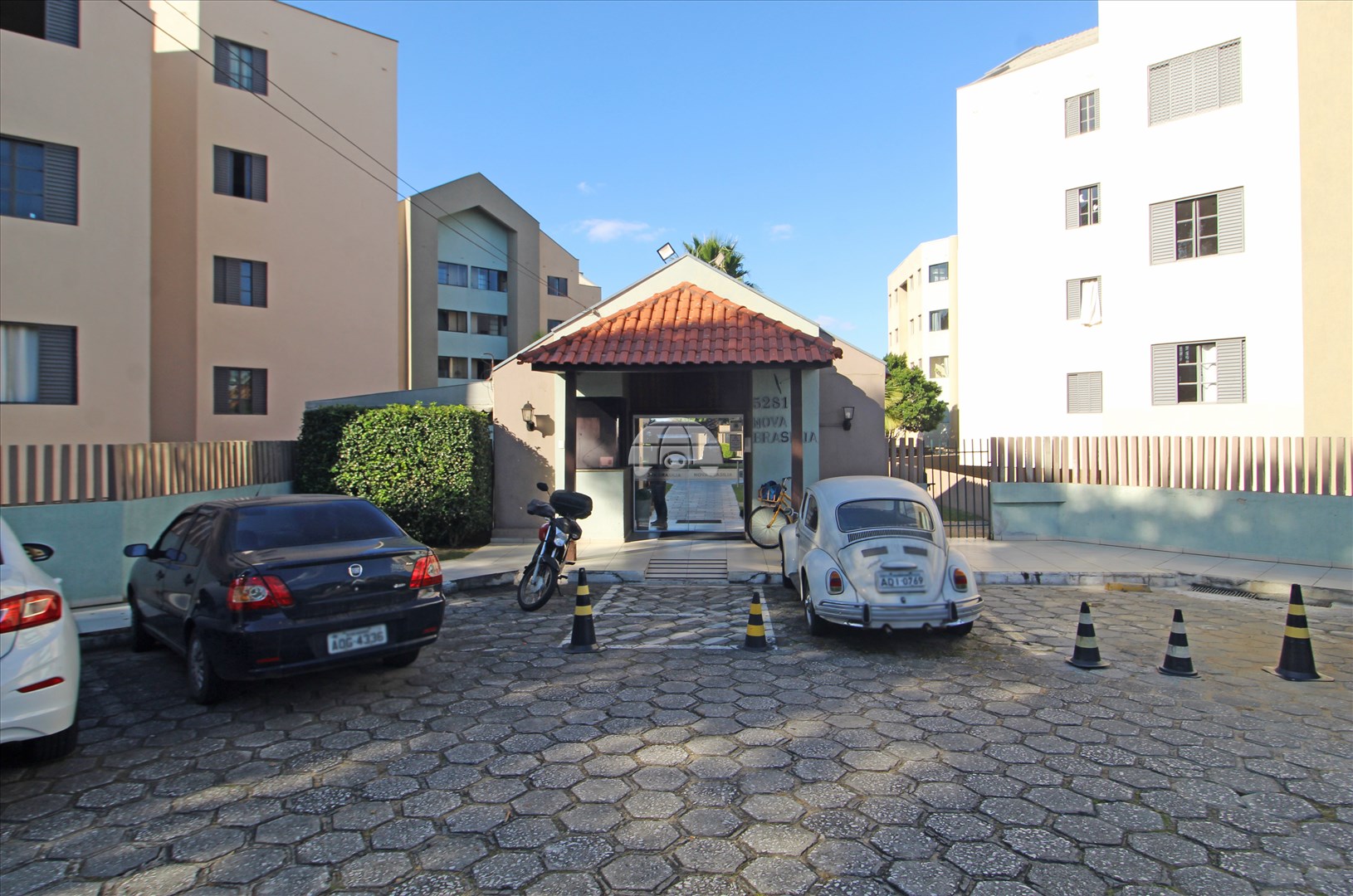 Apartamento para alugar em Novo Mundo, Curitiba — GOMES CONSULTOR IMOBILIARIO LTDA.