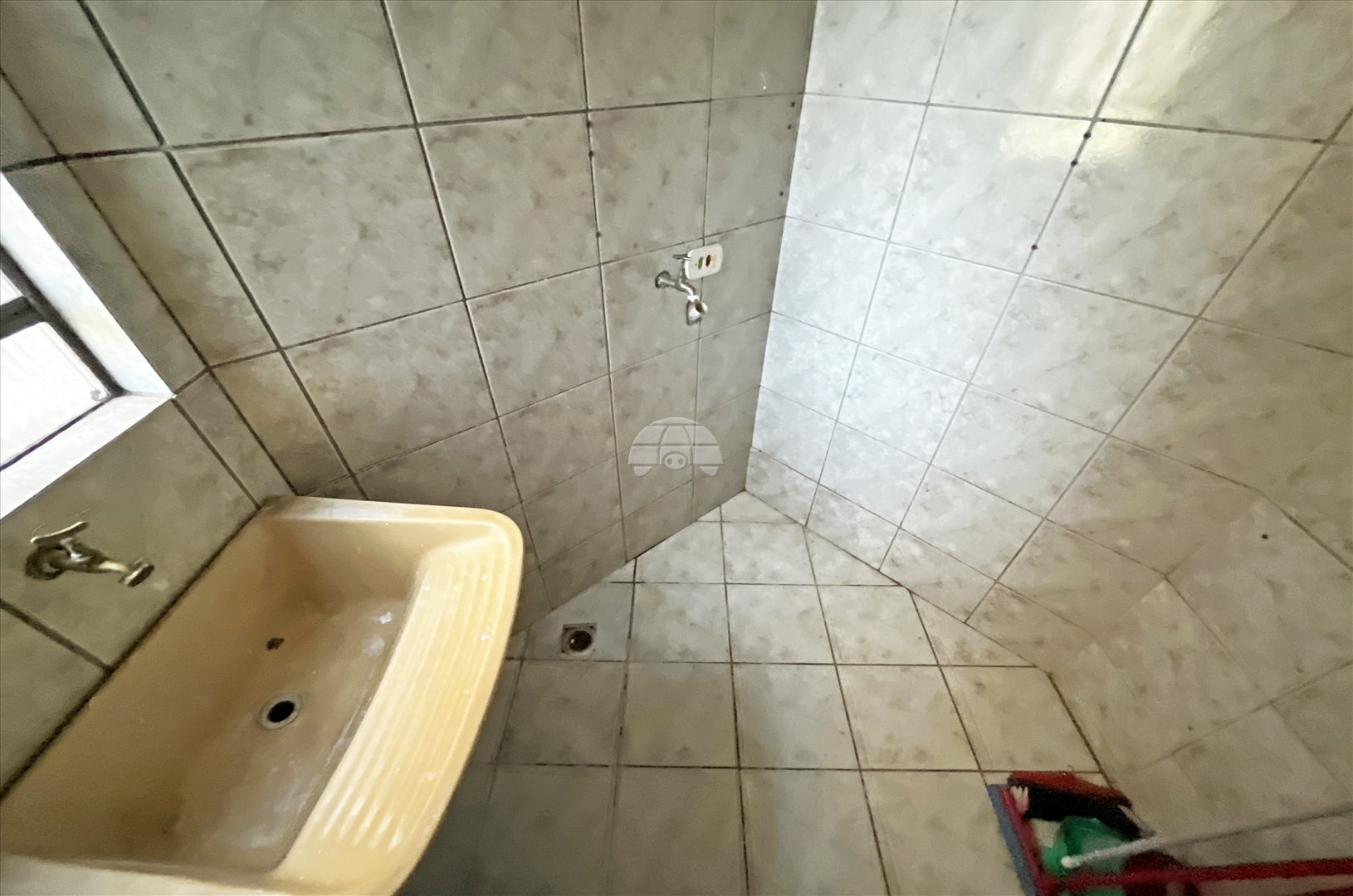 Apartamento para alugar em Novo Mundo, Curitiba — GOMES CONSULTOR IMOBILIARIO LTDA.