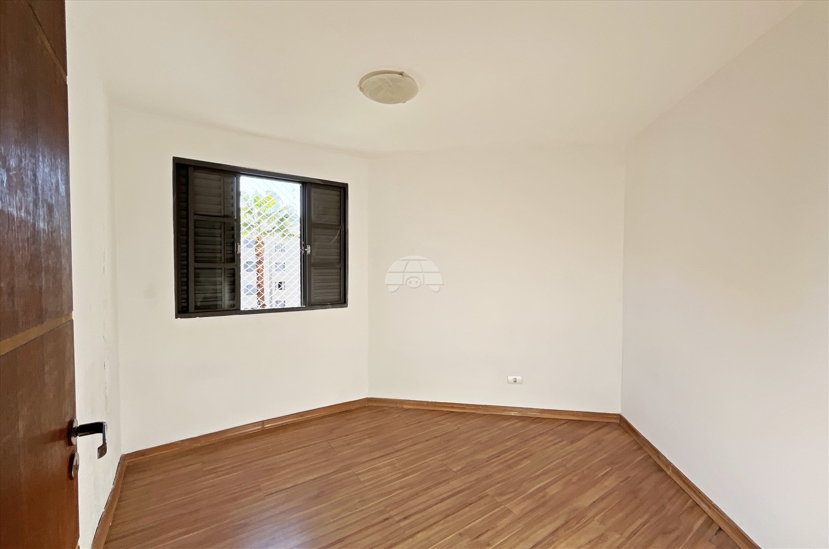 Apartamento para alugar em Novo Mundo, Curitiba — GOMES CONSULTOR IMOBILIARIO LTDA.