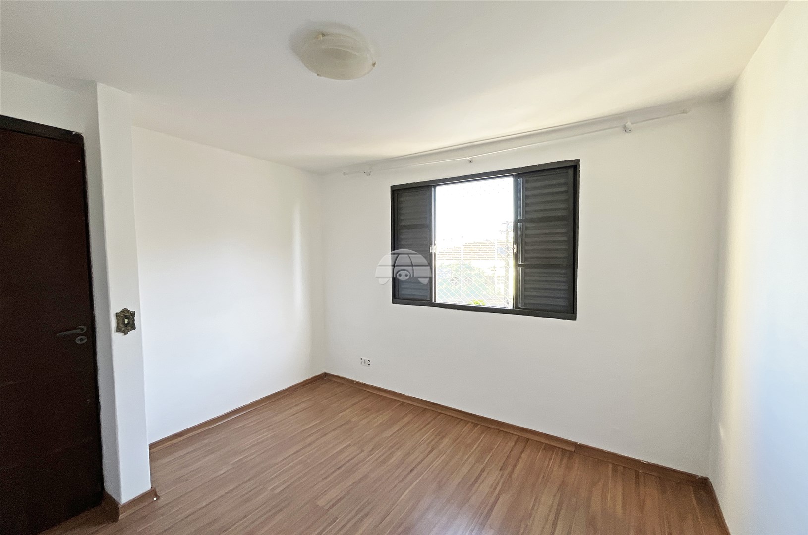Apartamento para alugar em Novo Mundo, Curitiba — GOMES CONSULTOR IMOBILIARIO LTDA.