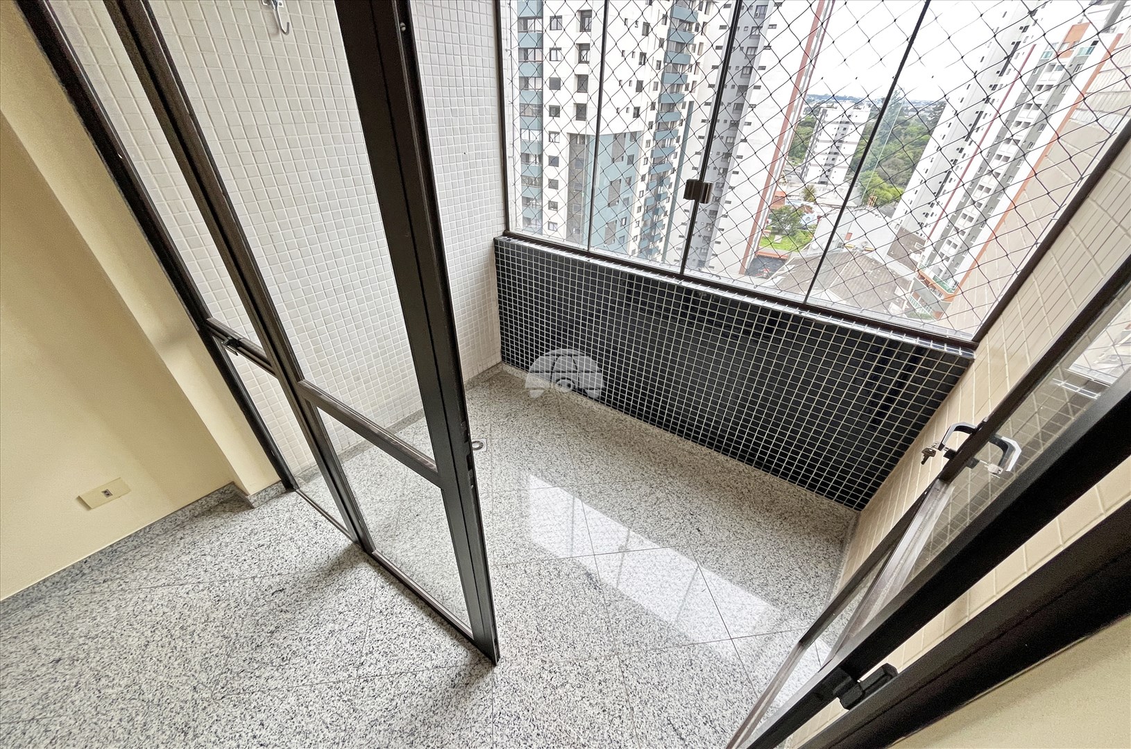Apartamento para alugar em Cristo Rei, Curitiba — Portal Chave Fácil
