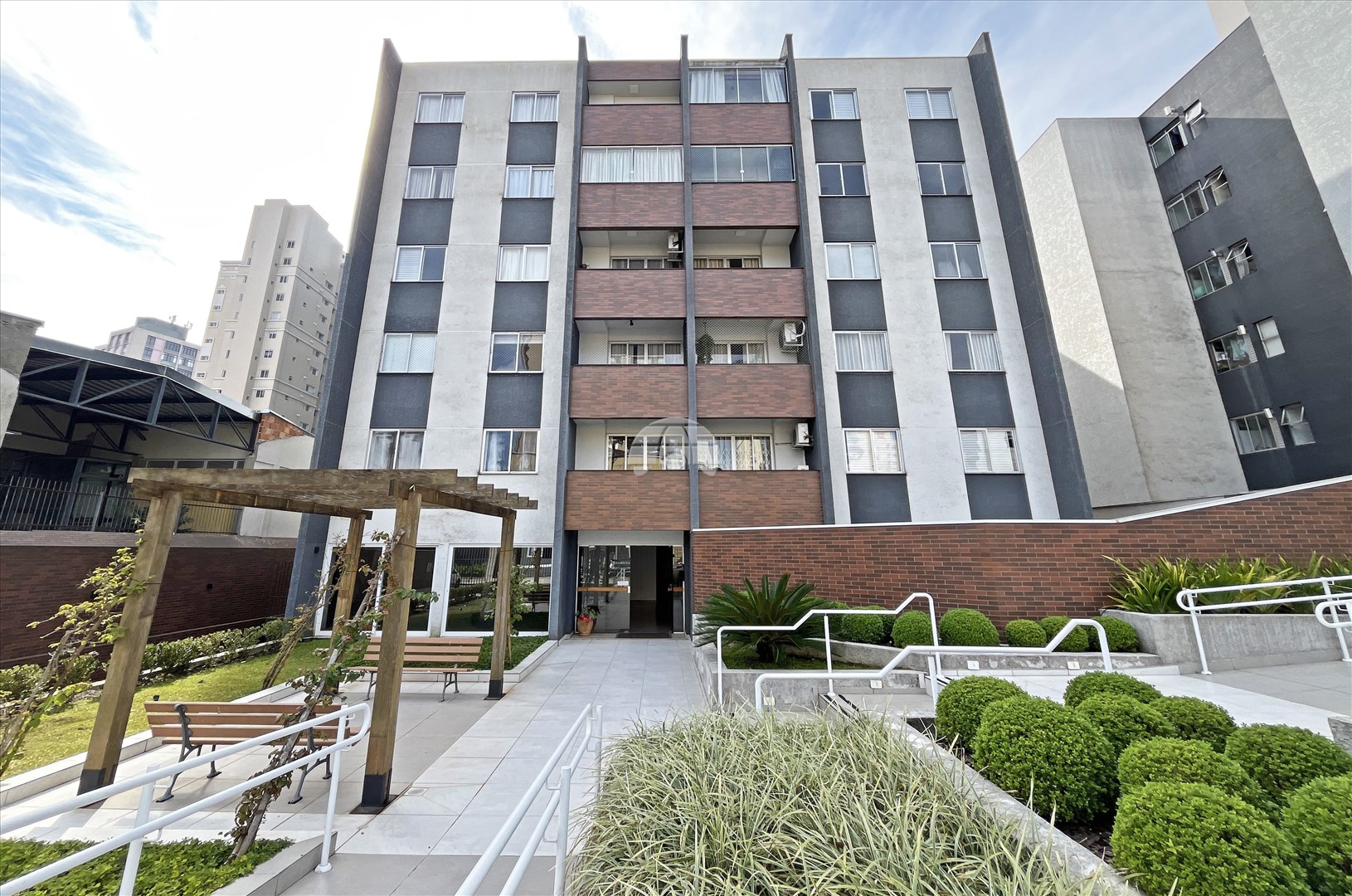 Apartamento para alugar em Centro, Curitiba — Portal Chave Fácil