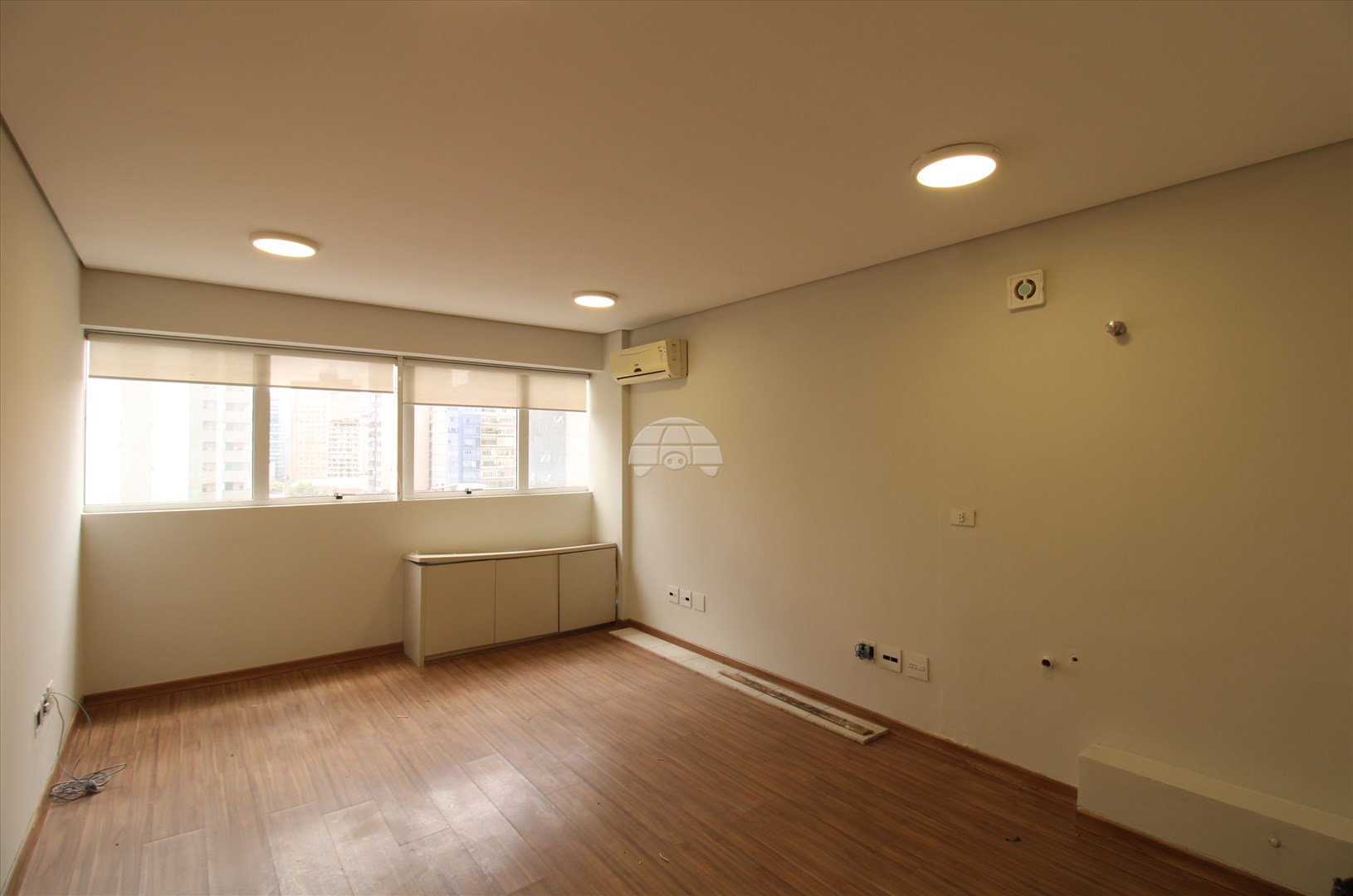 Sala/Conjunto Comercial para alugar em Centro, Curitiba — Portal Chave Fácil