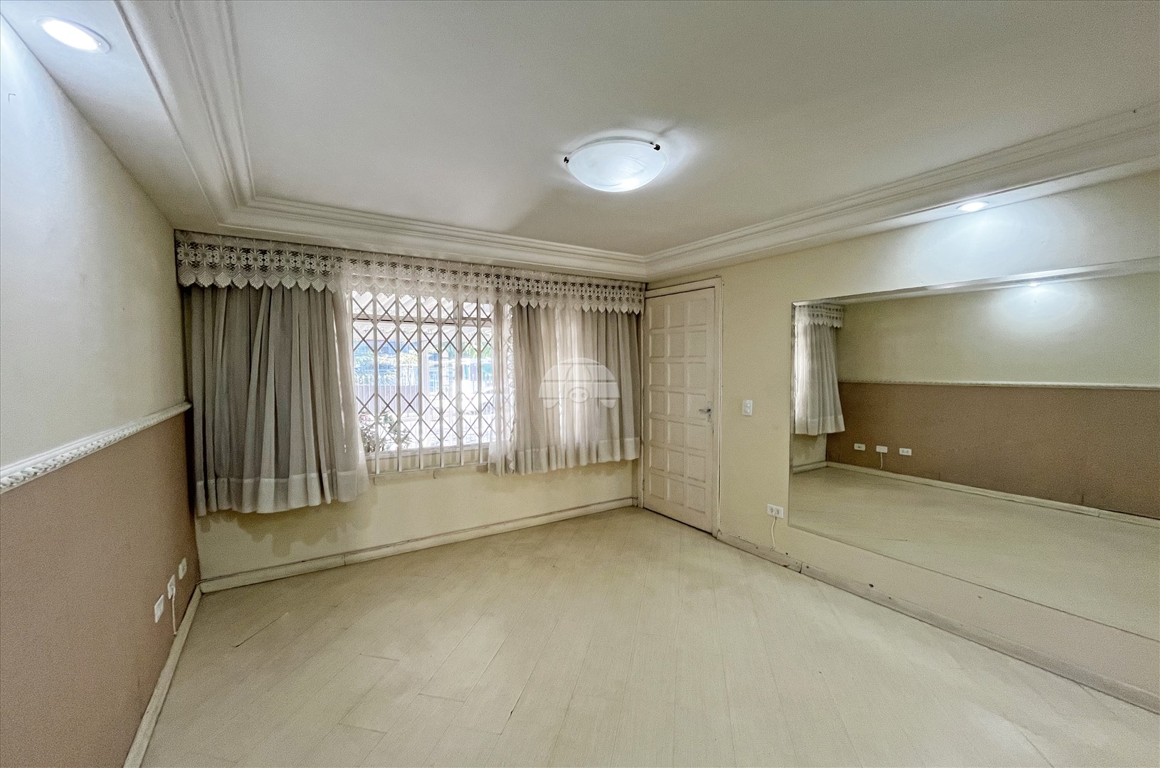 Casa para alugar em Mercês, Curitiba — Portal Chave Fácil