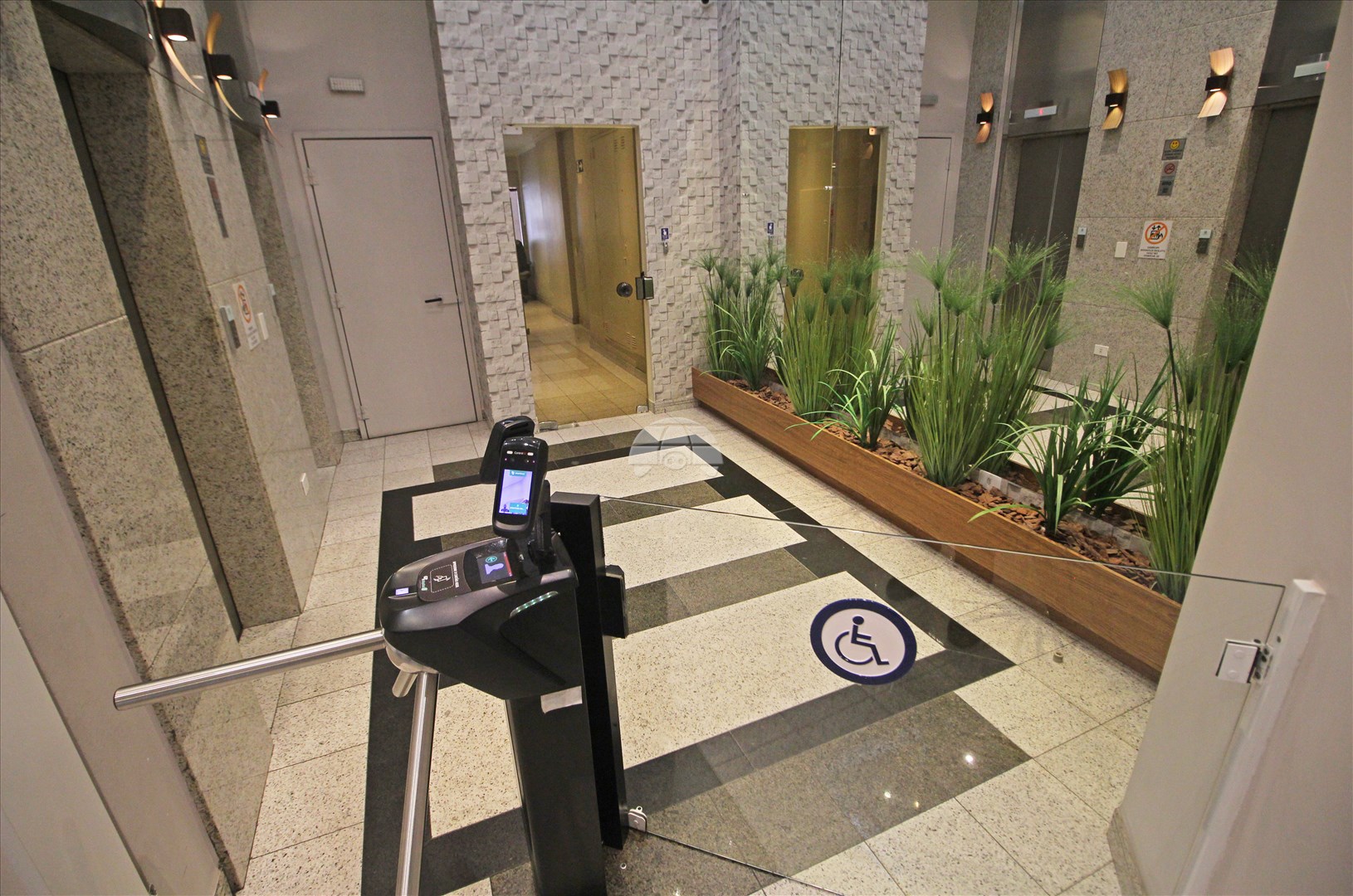 Sala/Conjunto Comercial para alugar em Centro, Curitiba — Portal Chave Fácil