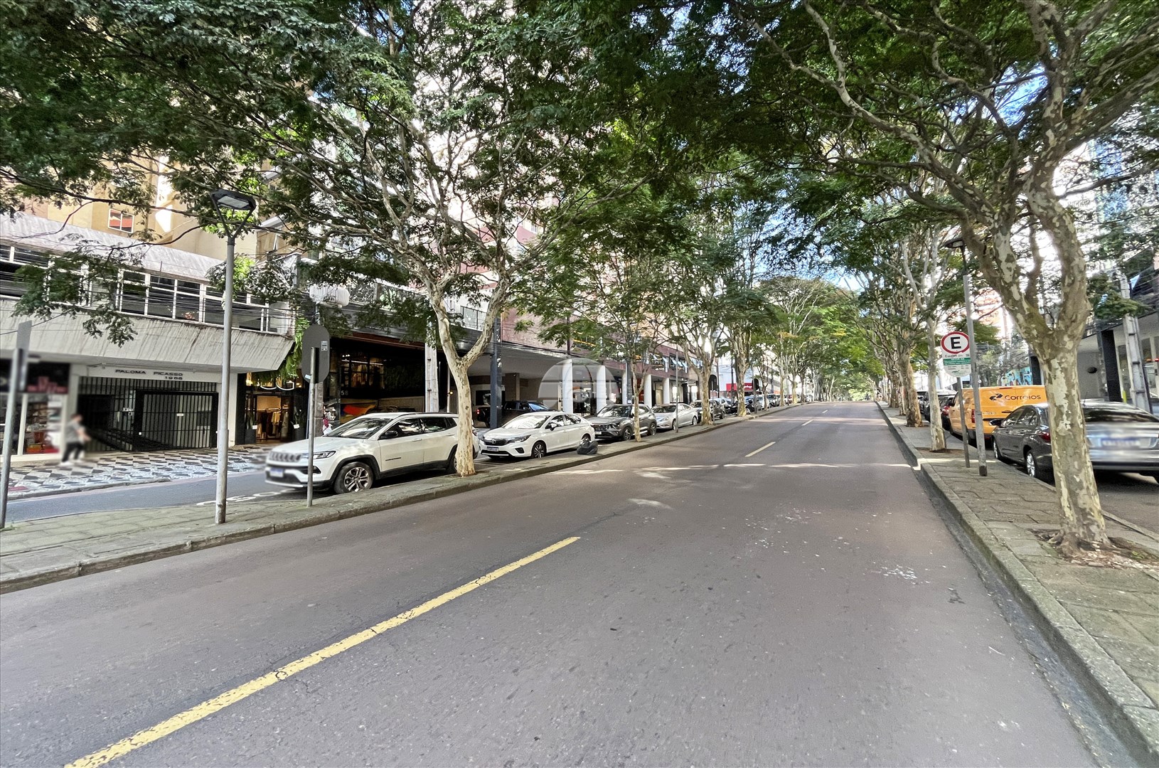 Apartamento para alugar em Bigorrilho, Curitiba — GOMES CONSULTOR IMOBILIARIO LTDA.