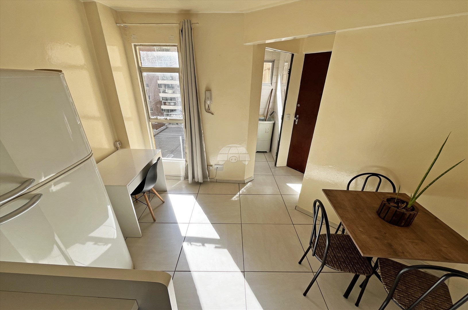 Apartamento para alugar em Bigorrilho, Curitiba — GOMES CONSULTOR IMOBILIARIO LTDA.