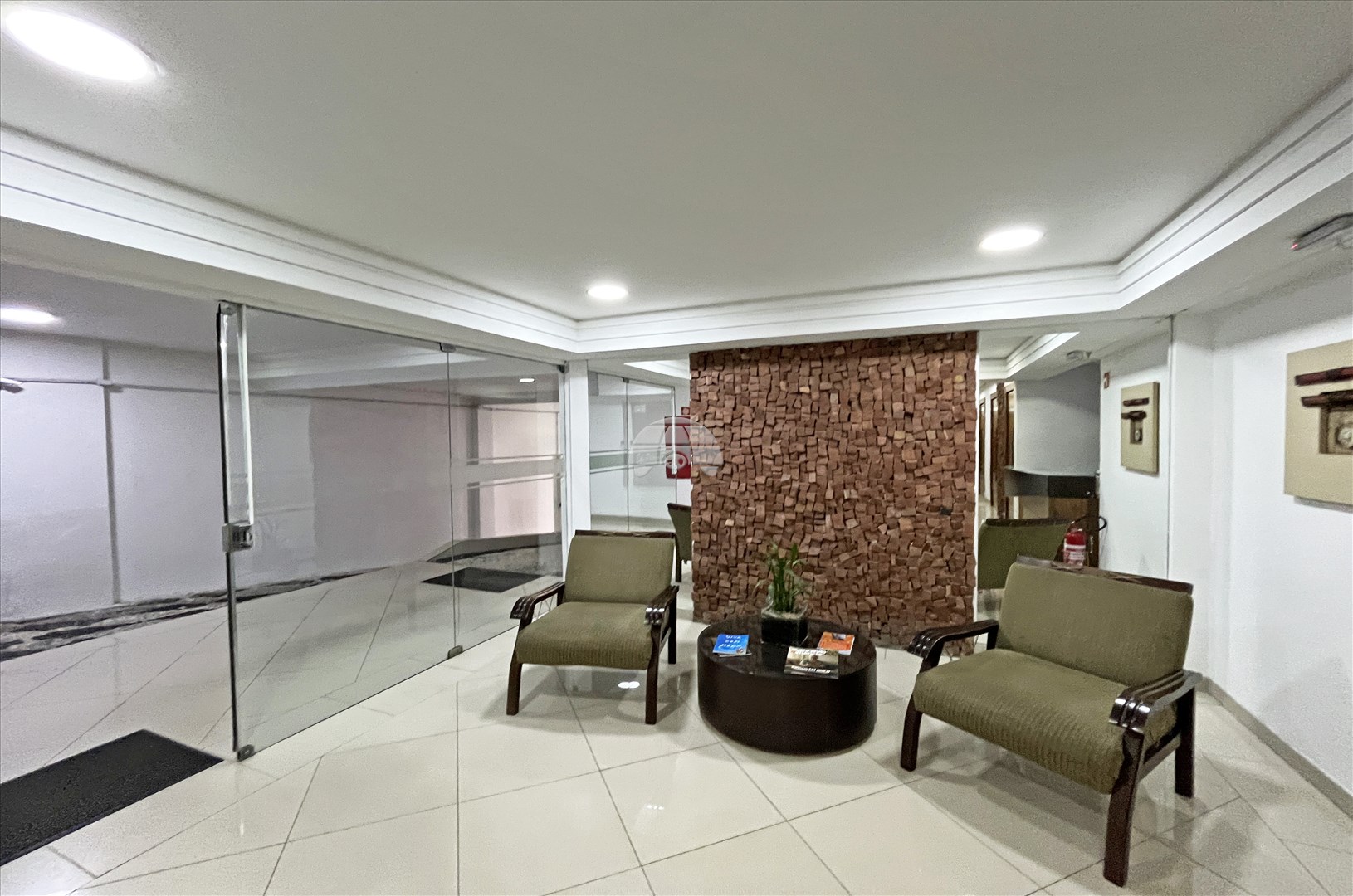 Apartamento para alugar em Bigorrilho, Curitiba — GOMES CONSULTOR IMOBILIARIO LTDA.