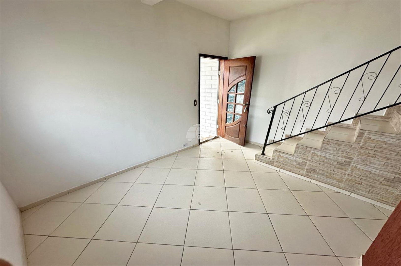 Sobrado para alugar em Jardim Videira, Colombo — Portal Chave Fácil