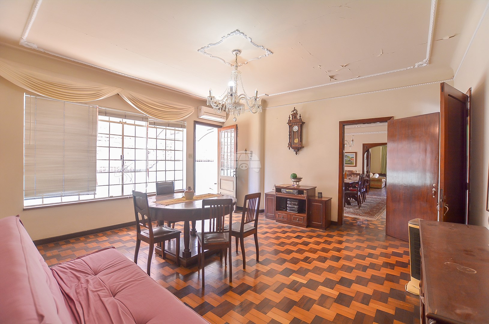 Casa à venda em Centro, Curitiba — Portal Chave Fácil