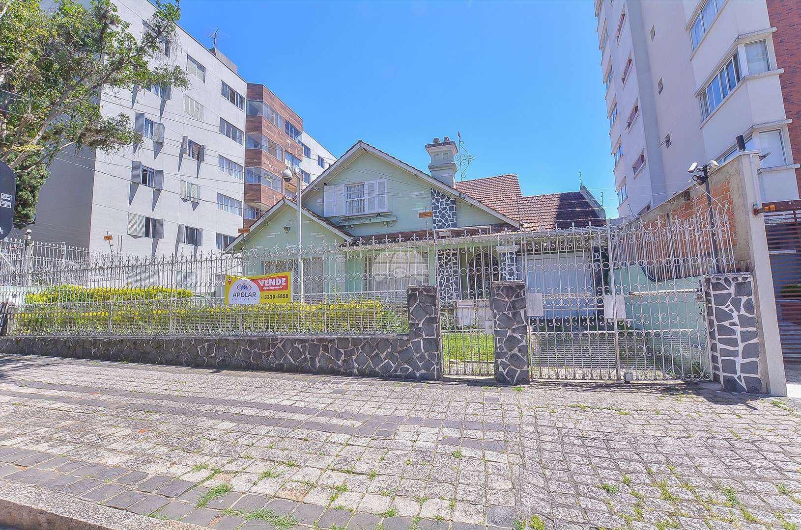 Casa à venda em Centro, Curitiba — Portal Chave Fácil