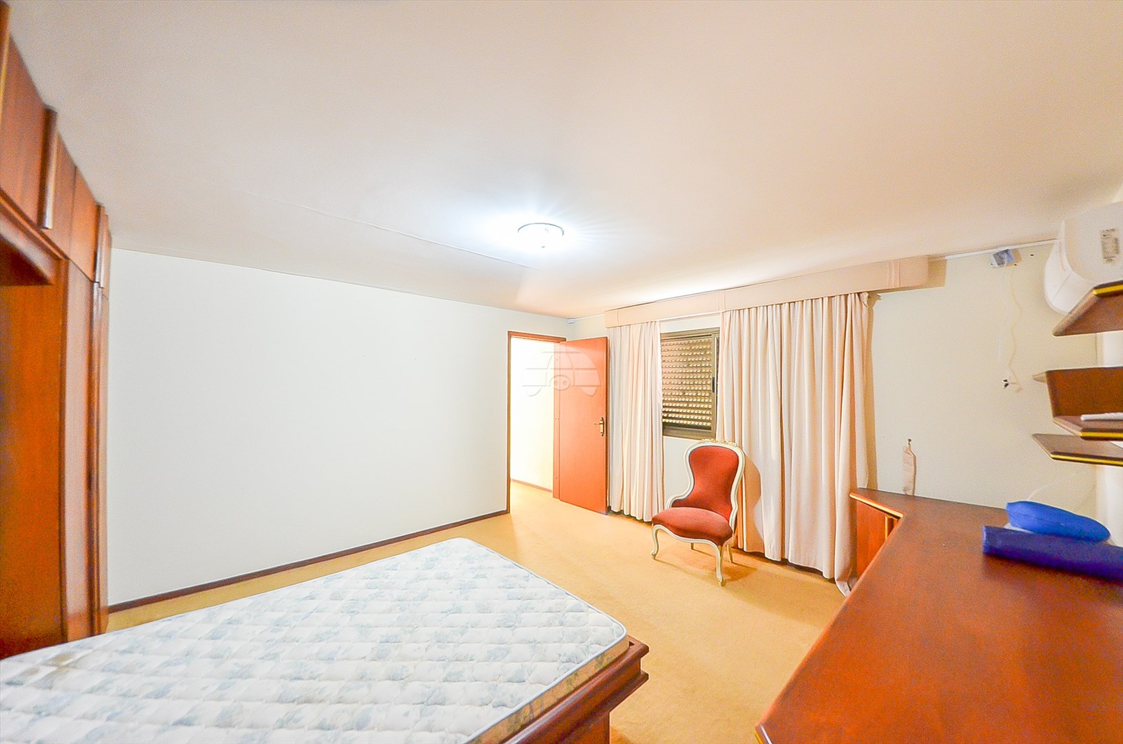 Casa à venda em Jardim Botânico, Curitiba — Imobiliária Cilar
