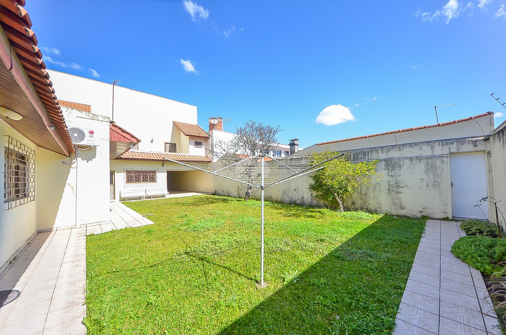 Casa à venda em Jardim Botânico, Curitiba — Imobiliária Cilar