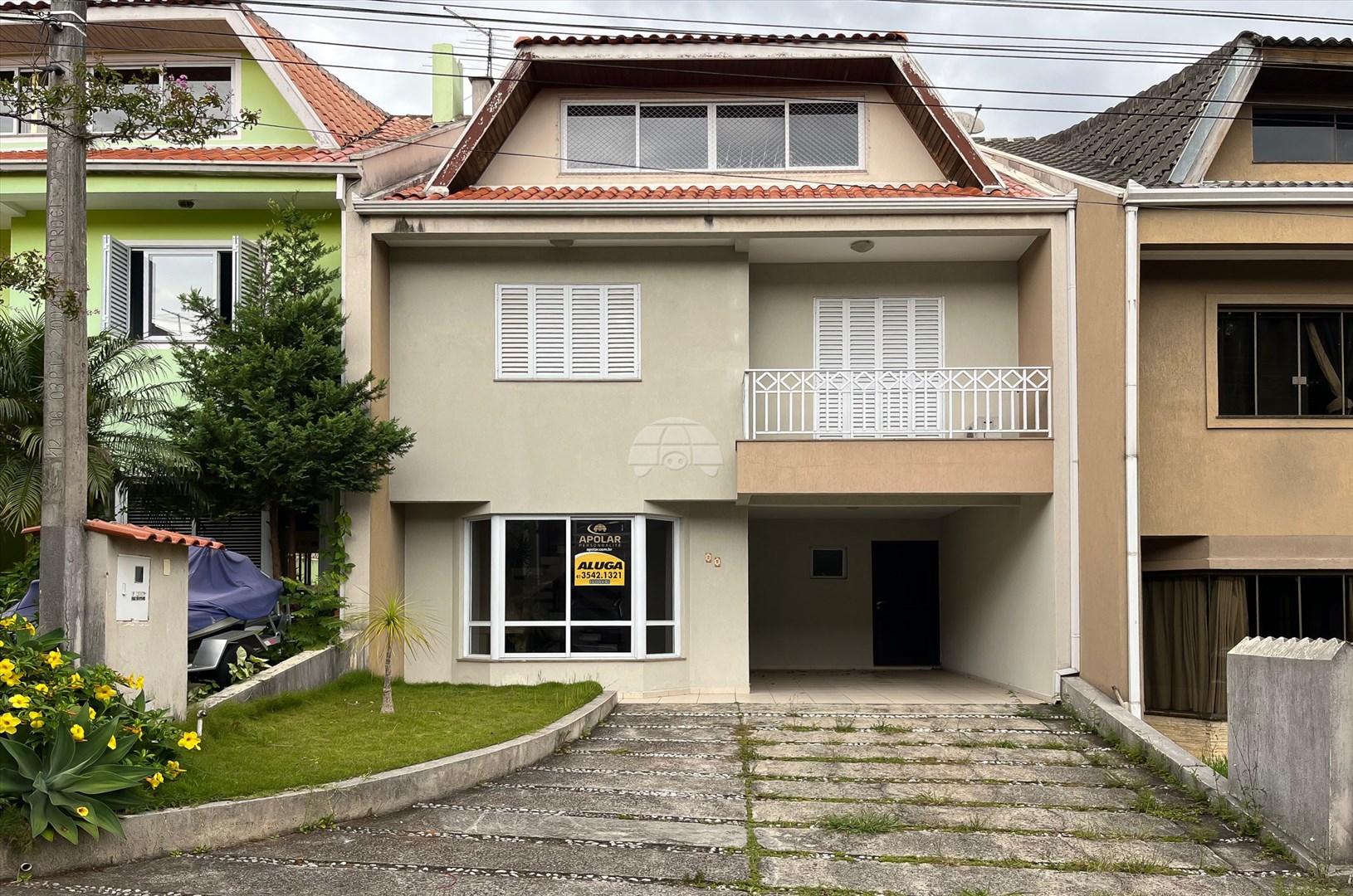 Sobrado para alugar em Xaxim, Curitiba — Portal Chave Fácil