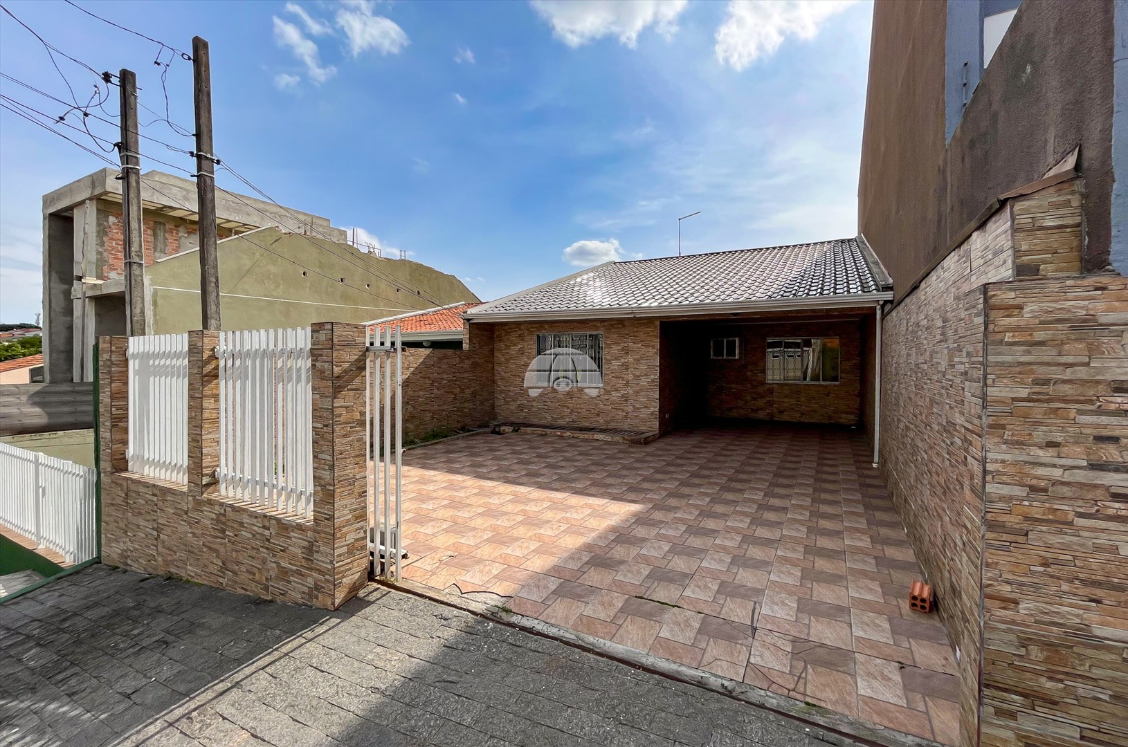 Casa para alugar em Hauer, Curitiba — Portal Chave Fácil