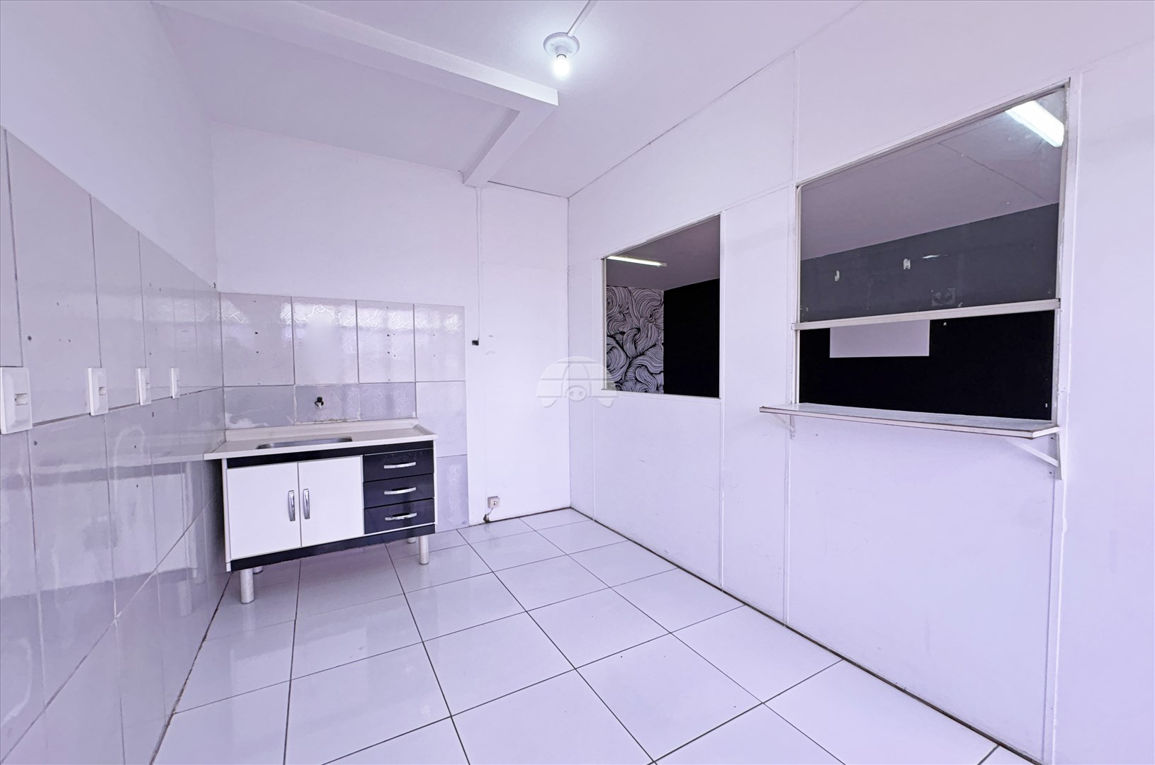 Comercial para alugar em Hauer, Curitiba — Imobiliária Razão