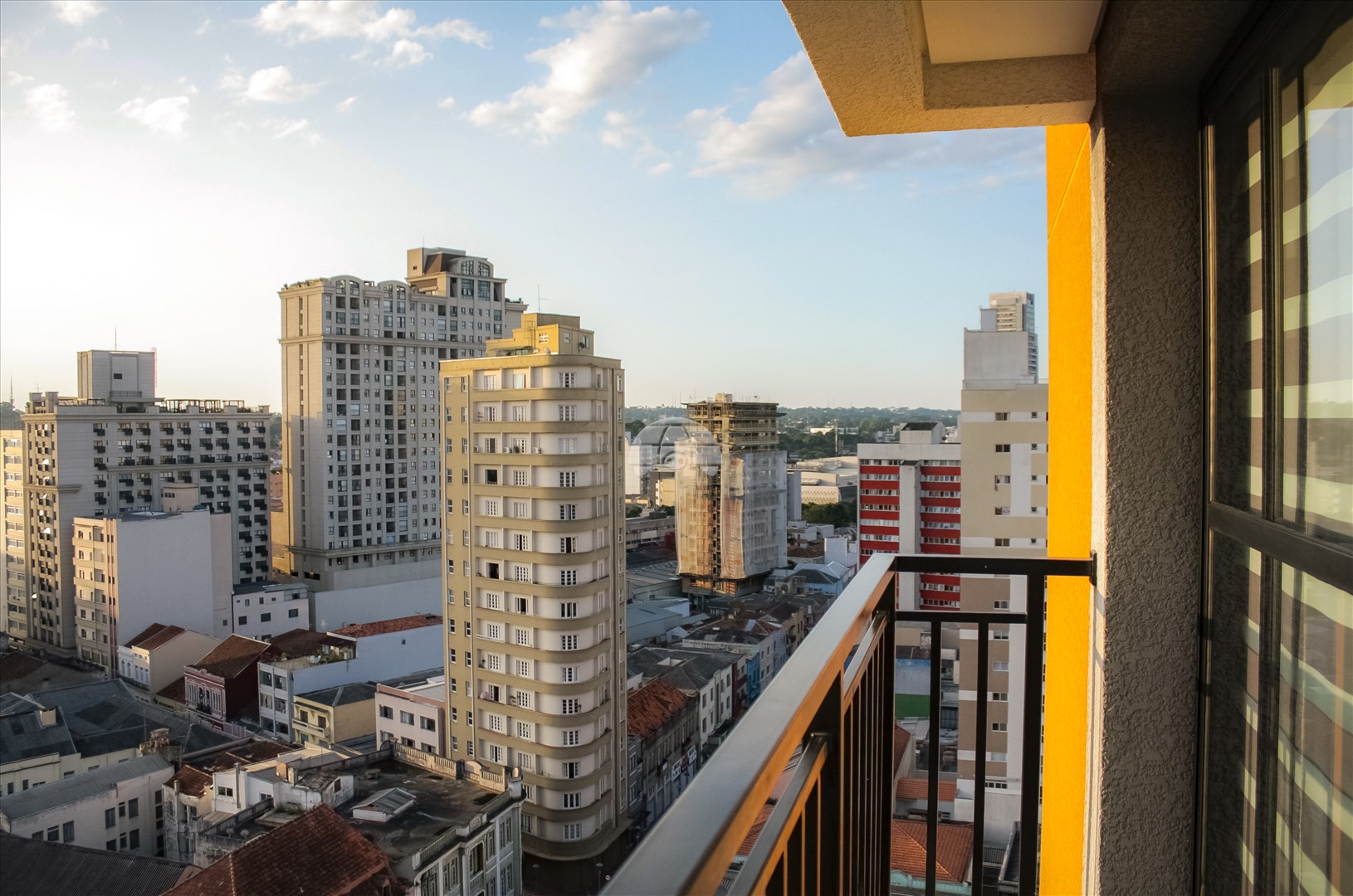 Apartamento para alugar em Centro, Curitiba — Portal Chave Fácil