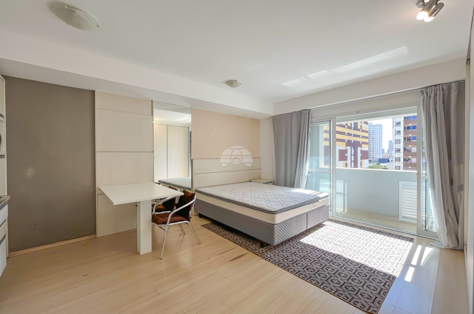 Apartamento para alugar em Centro, Curitiba — Portal Chave Fácil
