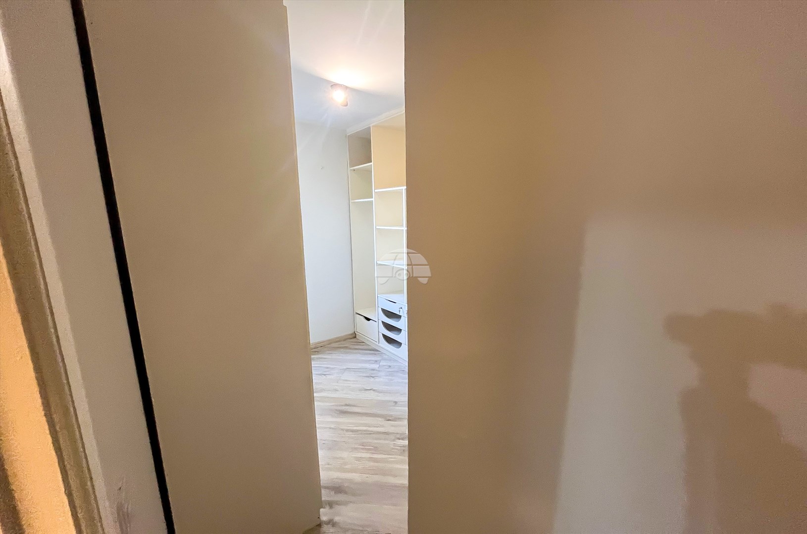 Apartamento para alugar em Cristo Rei, Curitiba — GOMES CONSULTOR IMOBILIARIO LTDA.