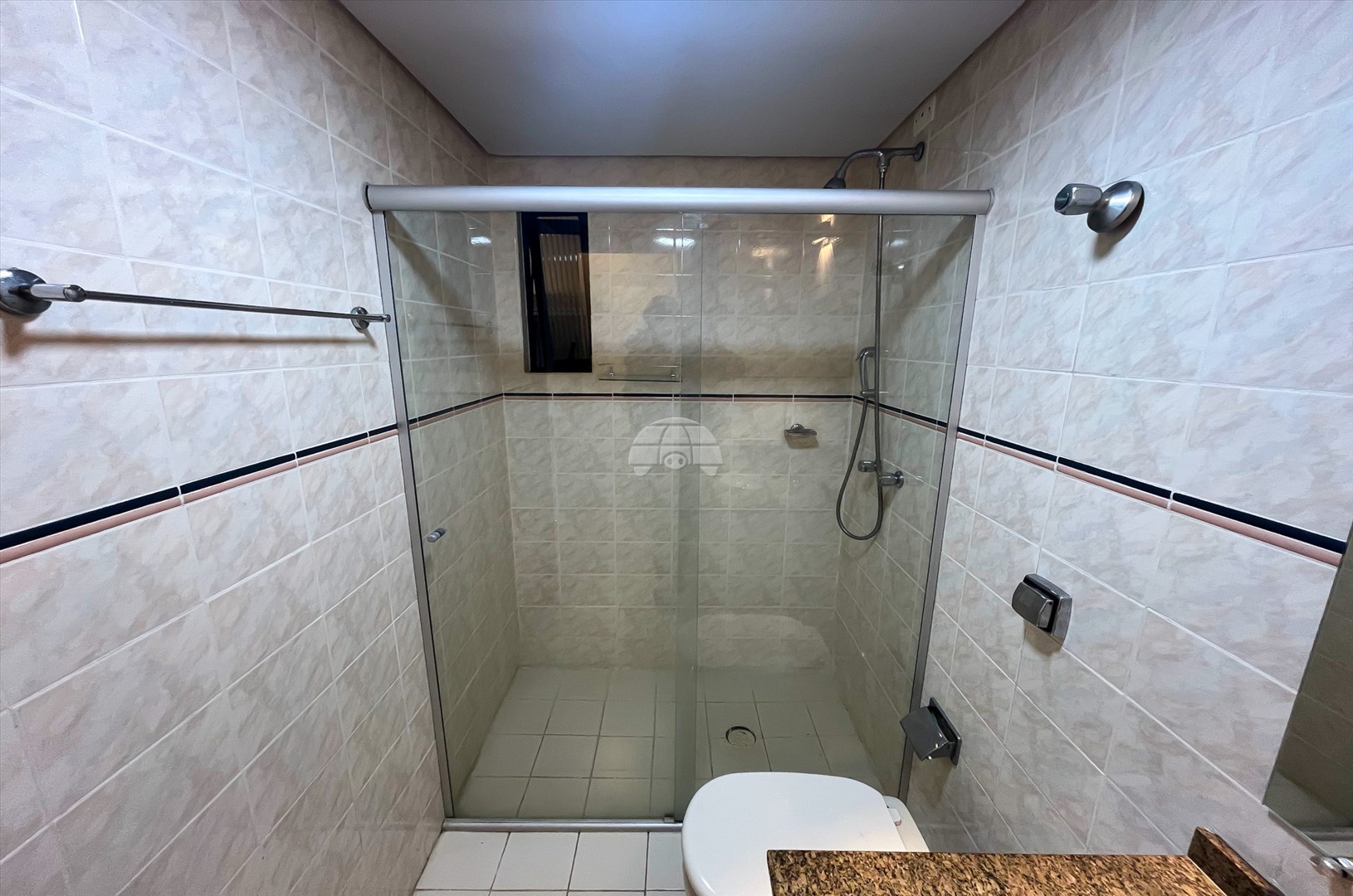 Apartamento para alugar em Cristo Rei, Curitiba — GOMES CONSULTOR IMOBILIARIO LTDA.