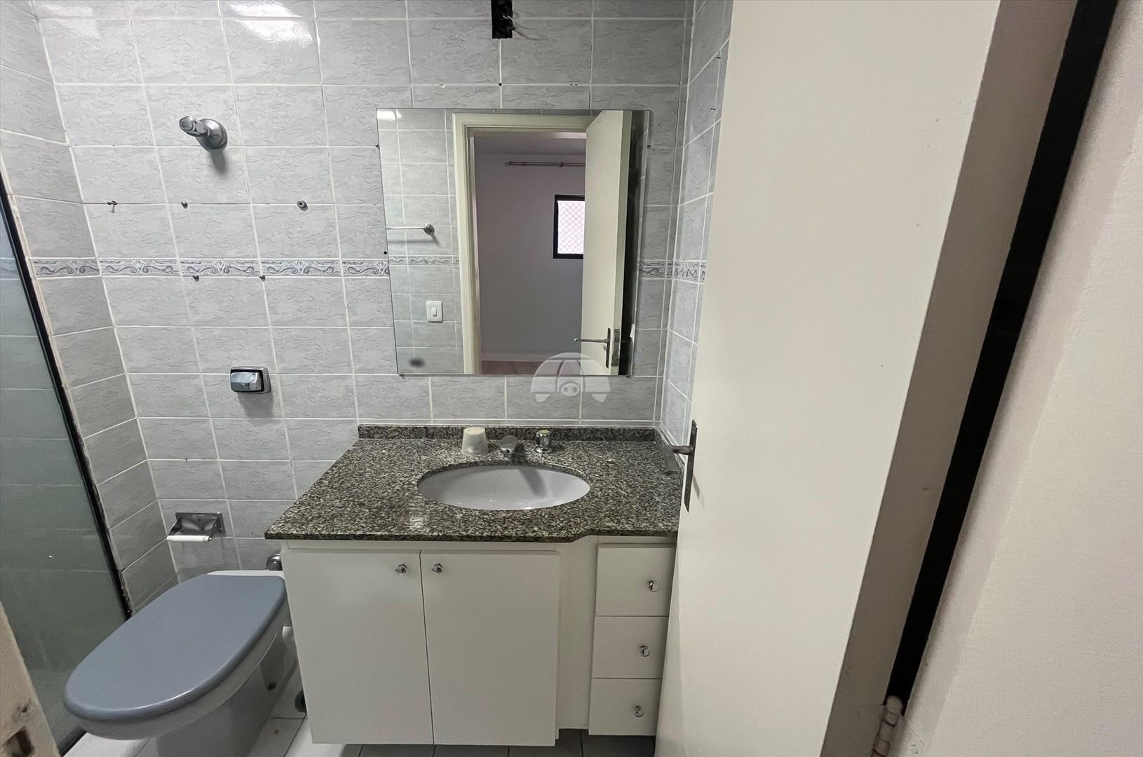 Apartamento para alugar em Cristo Rei, Curitiba — GOMES CONSULTOR IMOBILIARIO LTDA.
