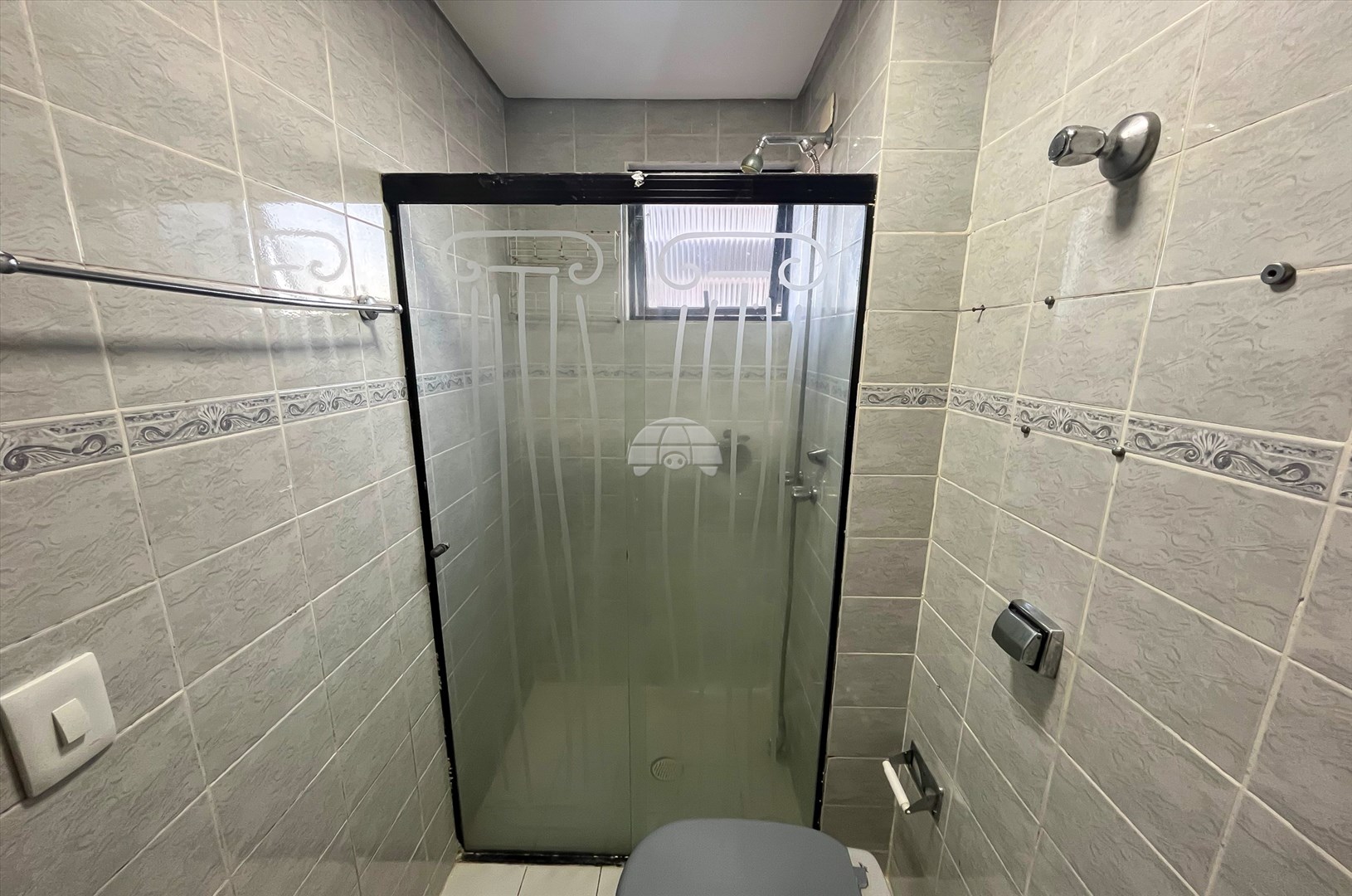 Apartamento para alugar em Cristo Rei, Curitiba — GOMES CONSULTOR IMOBILIARIO LTDA.