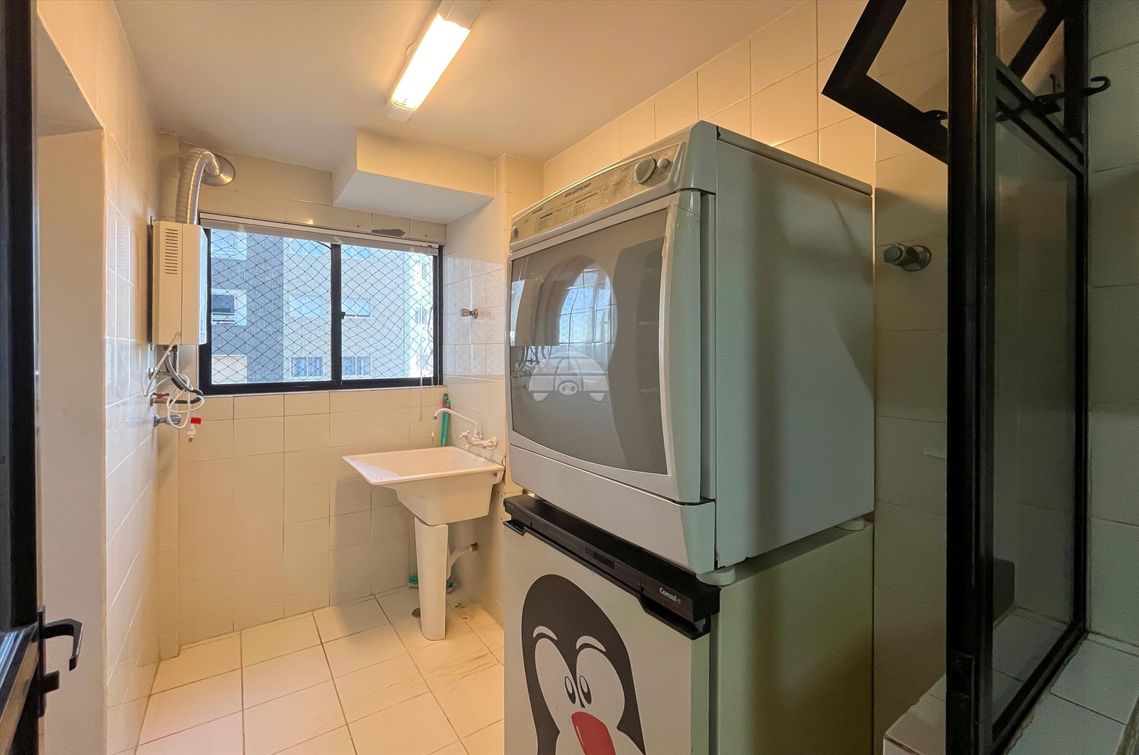 Apartamento para alugar em Cristo Rei, Curitiba — GOMES CONSULTOR IMOBILIARIO LTDA.