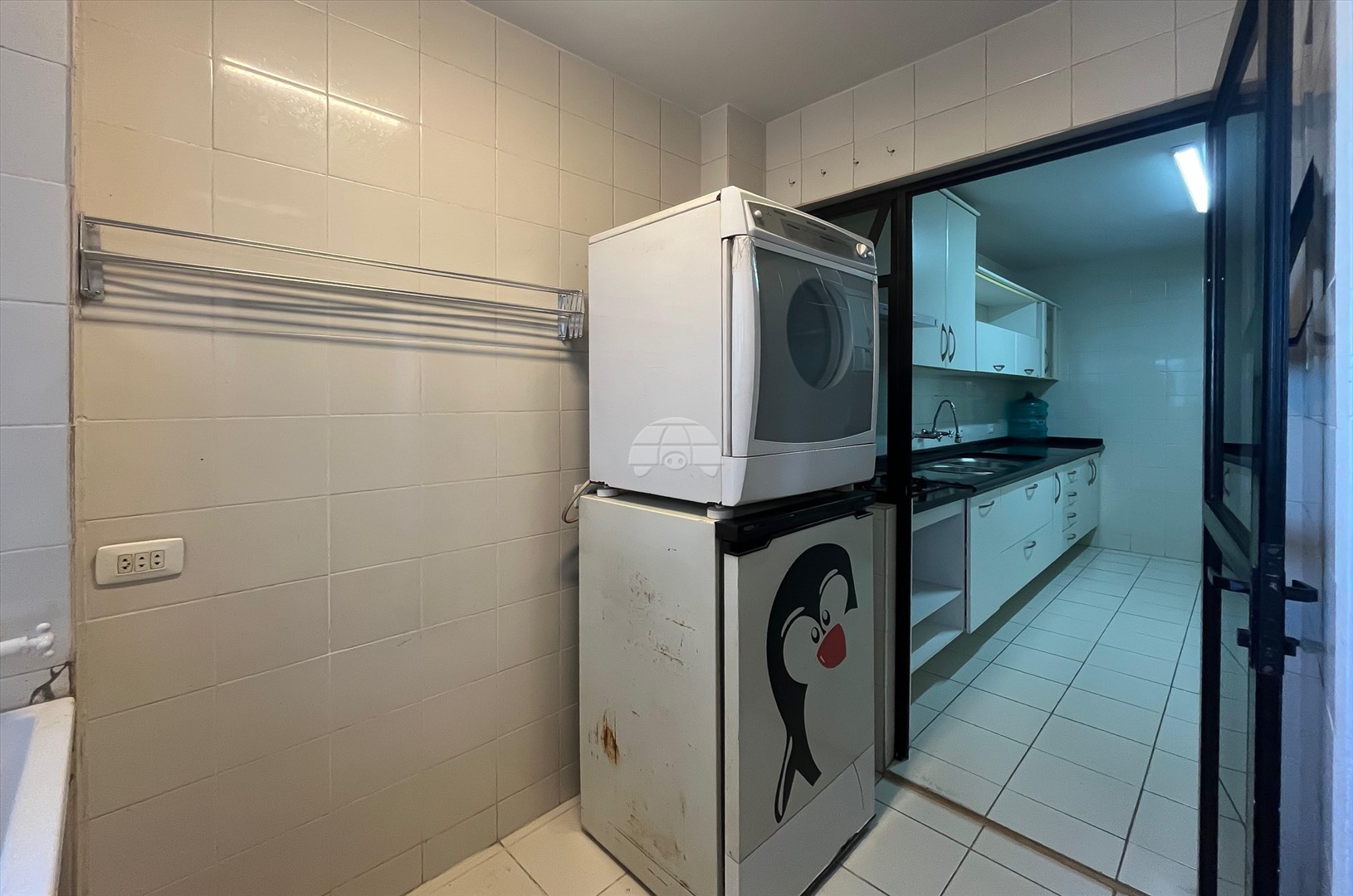 Apartamento para alugar em Cristo Rei, Curitiba — GOMES CONSULTOR IMOBILIARIO LTDA.