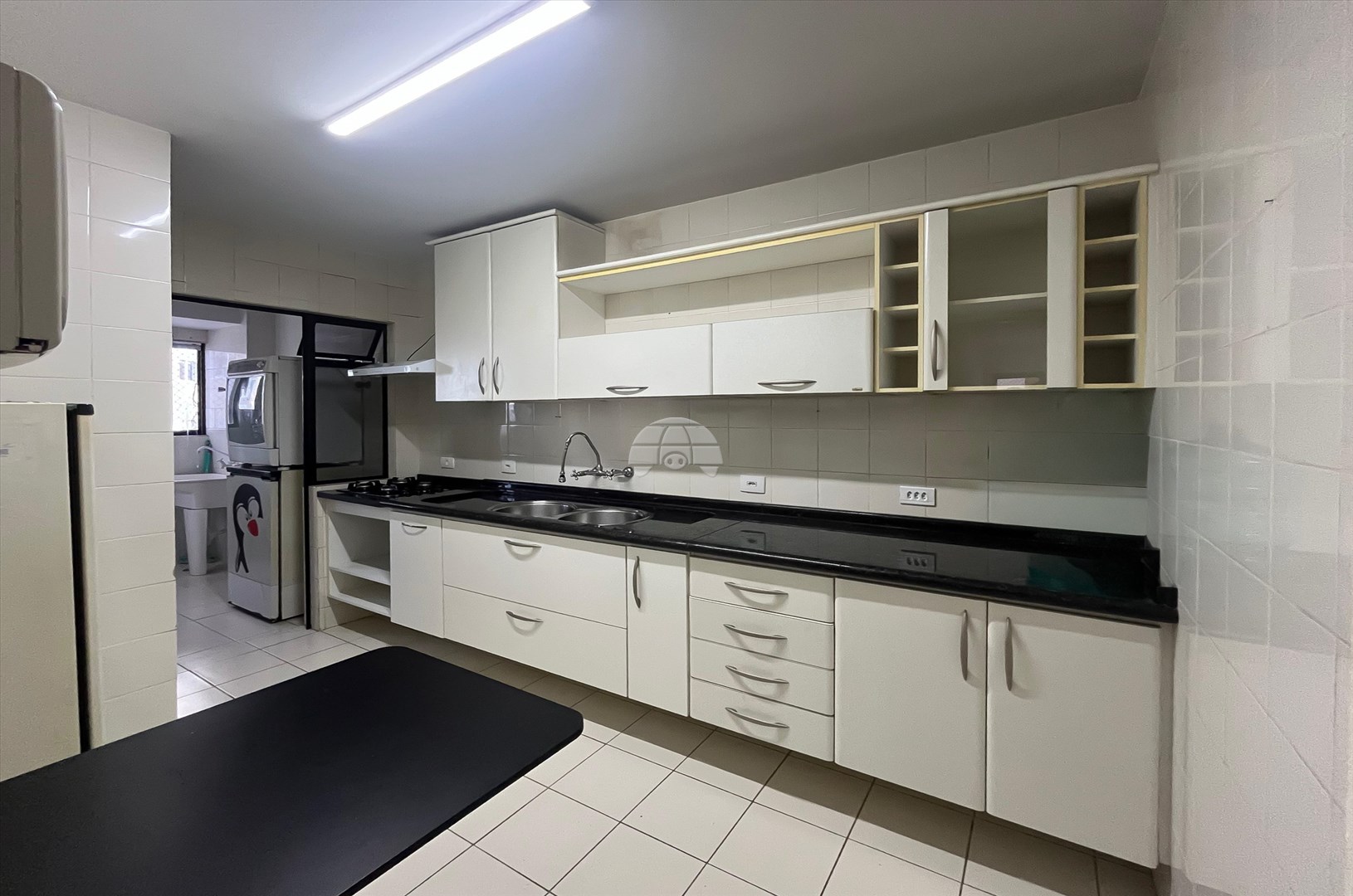 Apartamento para alugar em Cristo Rei, Curitiba — GOMES CONSULTOR IMOBILIARIO LTDA.