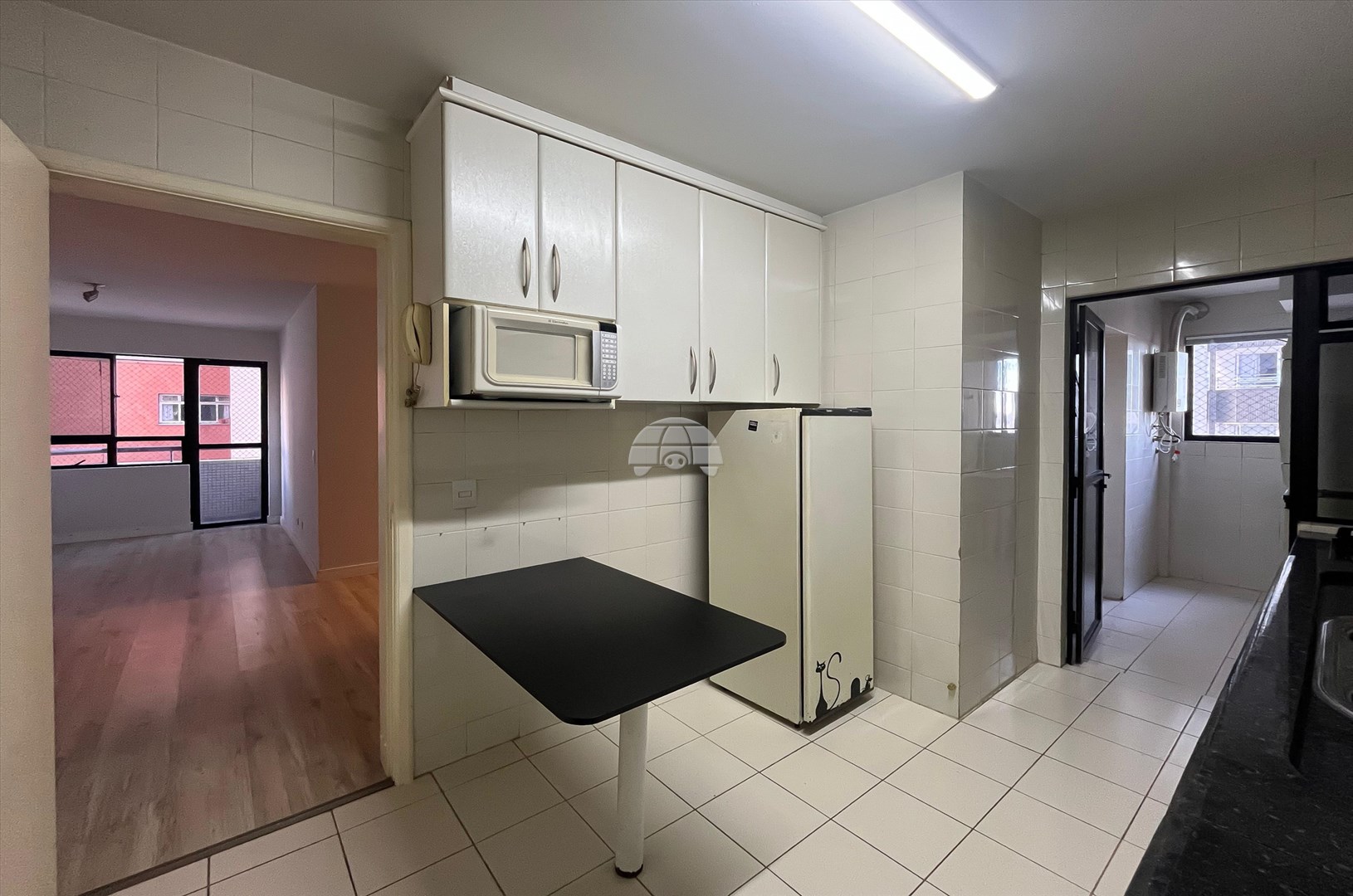 Apartamento para alugar em Cristo Rei, Curitiba — GOMES CONSULTOR IMOBILIARIO LTDA.