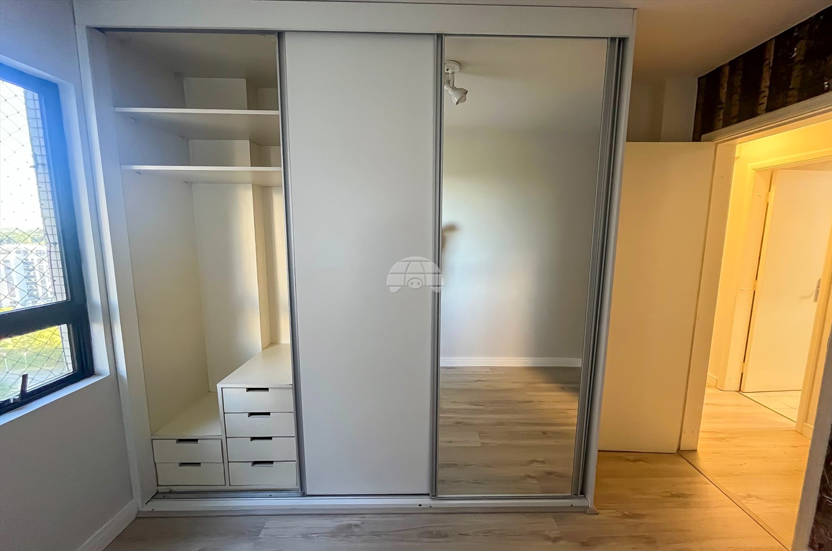 Apartamento para alugar em Cristo Rei, Curitiba — GOMES CONSULTOR IMOBILIARIO LTDA.