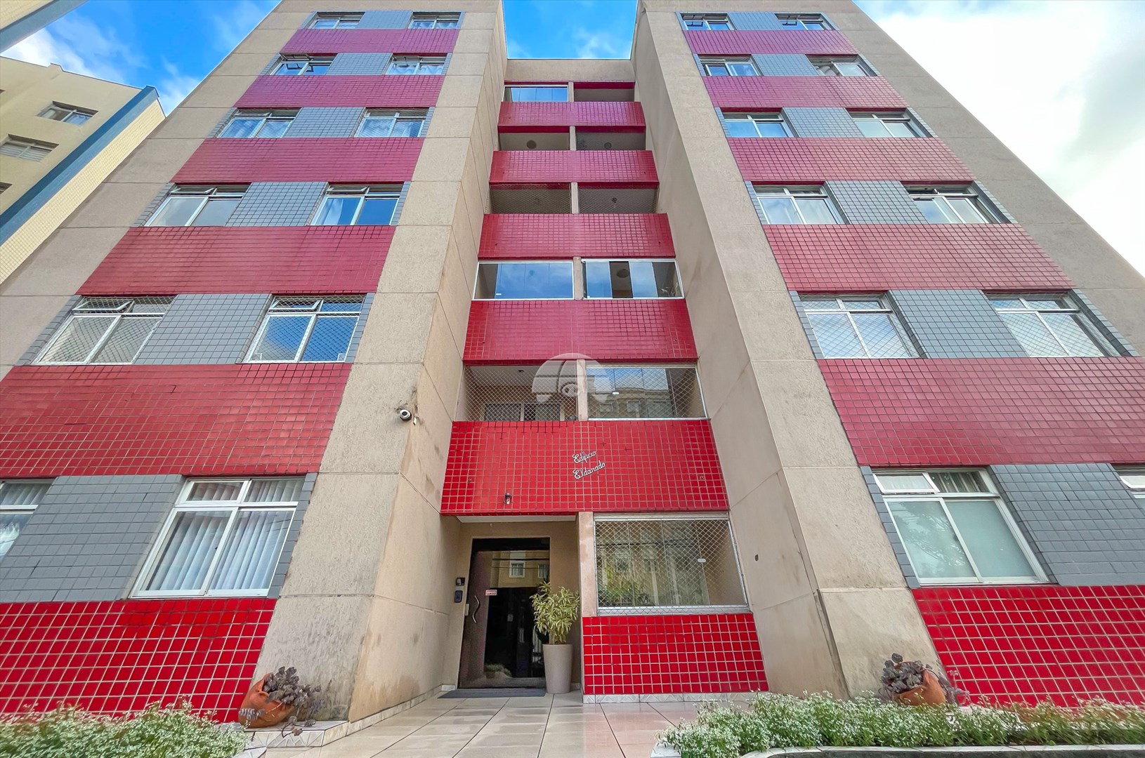 Apartamento Residencial para Locação no Bairro Cabral ref. 87873 (1 / 10)