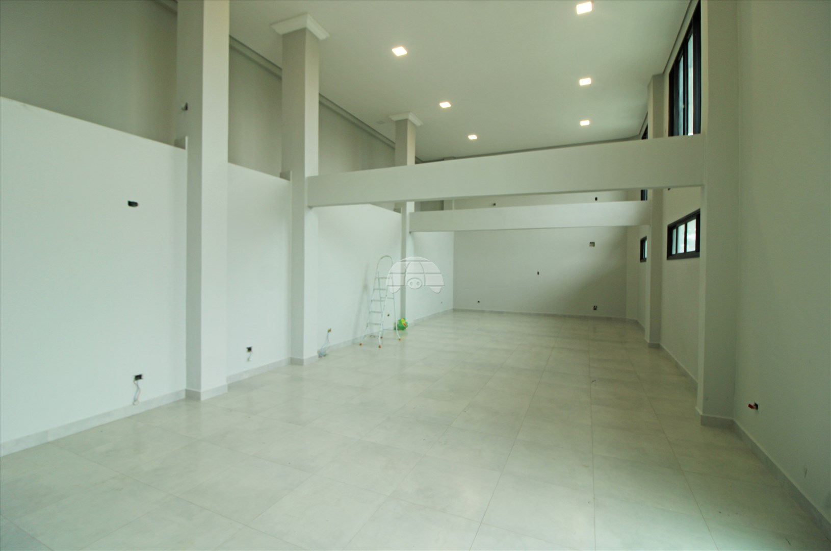 Sala/Conjunto Comercial para alugar em Sítio Cercado, Curitiba — Portal Chave Fácil