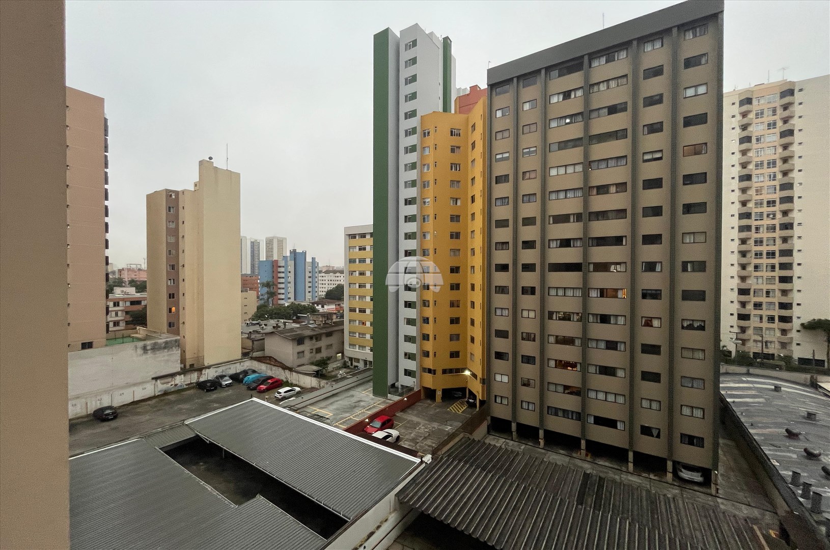 Apartamento para alugar em Cristo Rei, Curitiba — Toyo Imóveis - Curitiba/PR