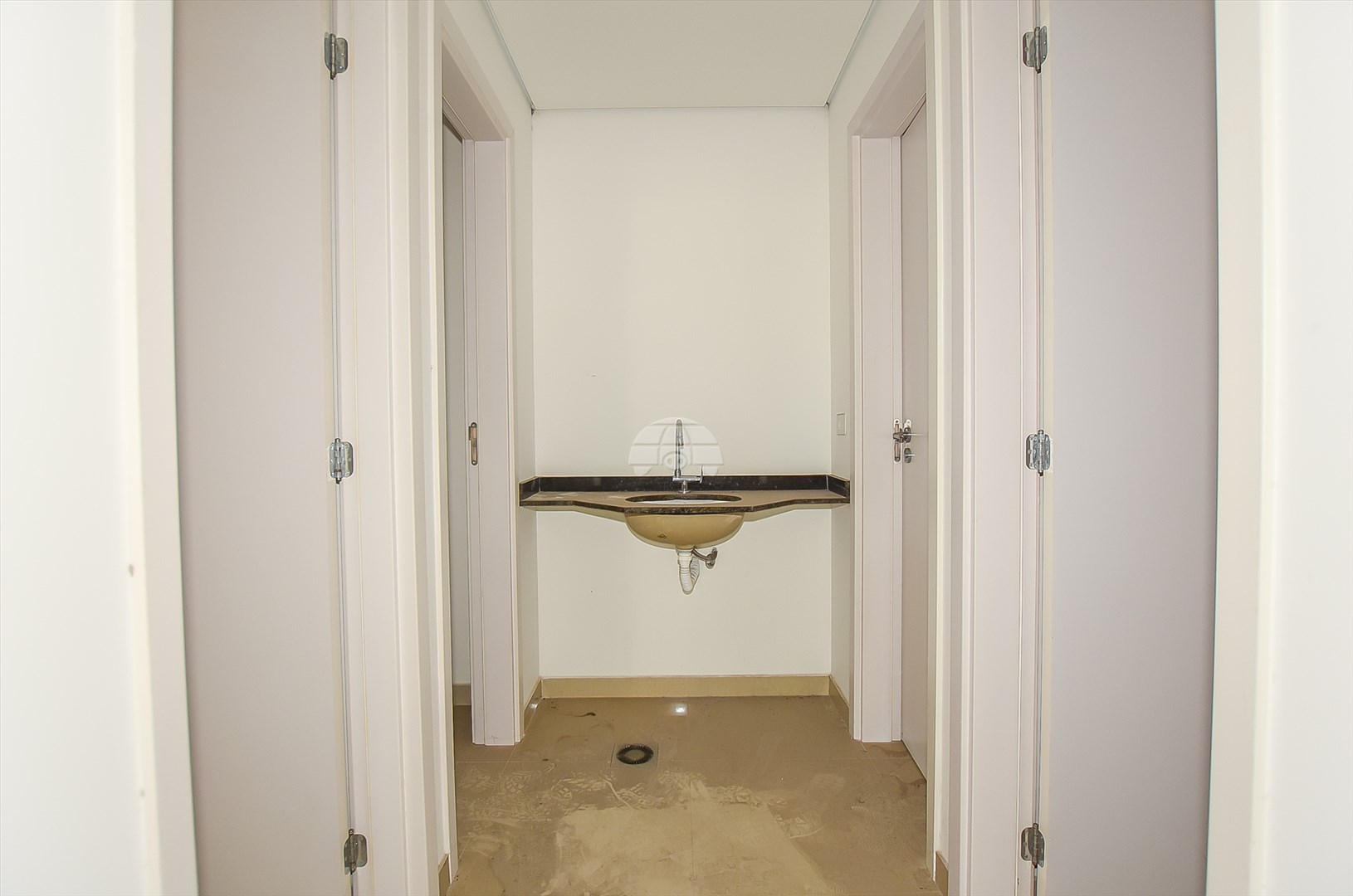 Loja Comercial para Venda no Bairro Rebouças ref. 950147 (8 / 10)