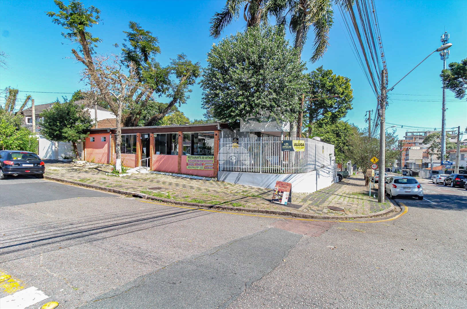 Casa para alugar em Alto Da Rua Xv, Curitiba — Portal Chave Fácil