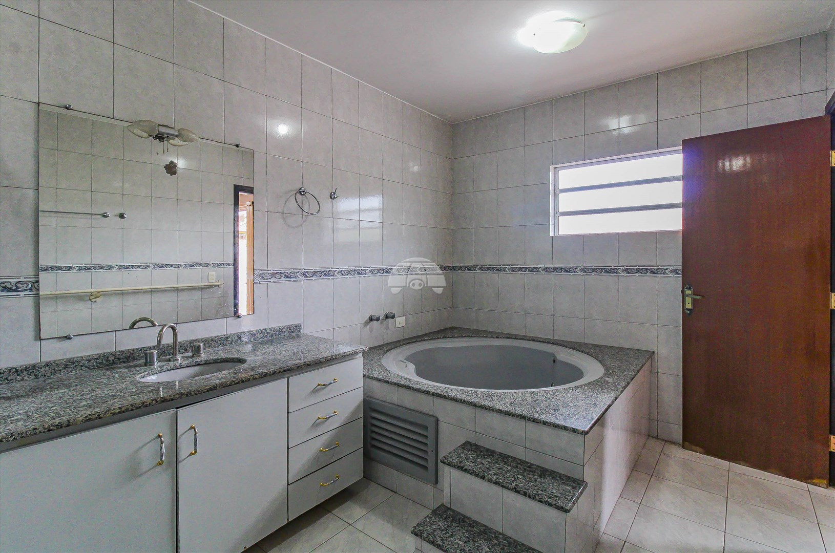 Sala/Conjunto Comercial para alugar em Lindóia, Curitiba — Portal Chave Fácil