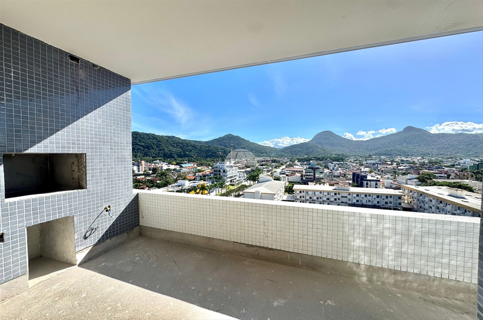 Apartamento à venda em Caioba, Matinhos — Portal Chave Fácil