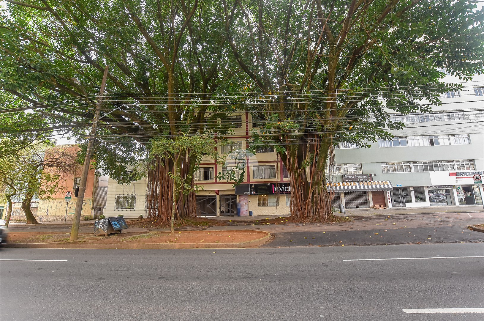 Casa à venda em Centro, Curitiba — Portal Chave Fácil