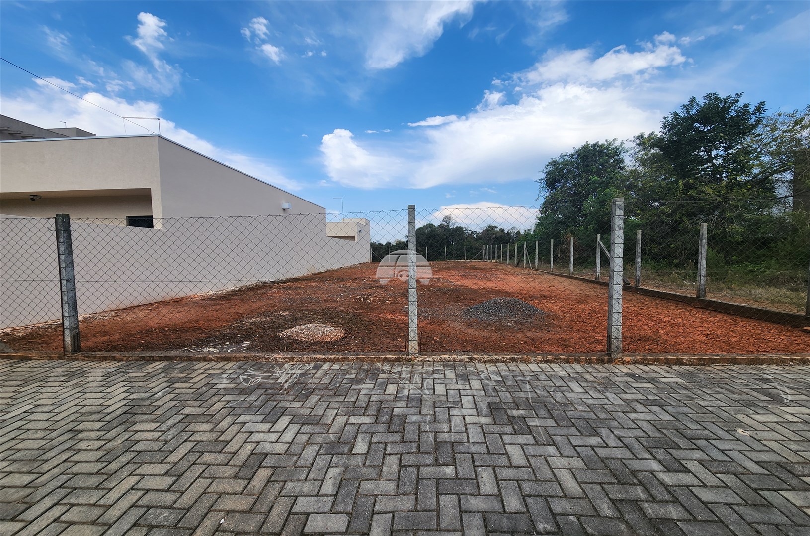 Terreno/Área para alugar em Ferrari, Campo Largo — Portal Chave Fácil