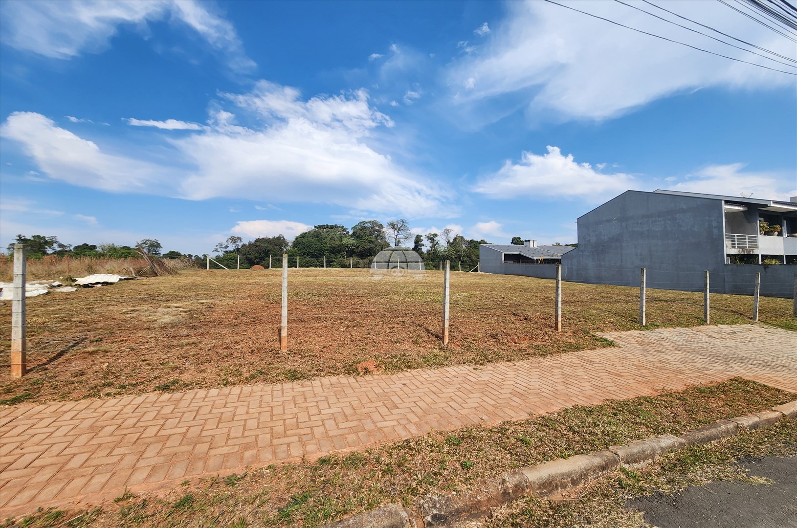 Terreno/Área para alugar em Ferrari, Campo Largo — Portal Chave Fácil