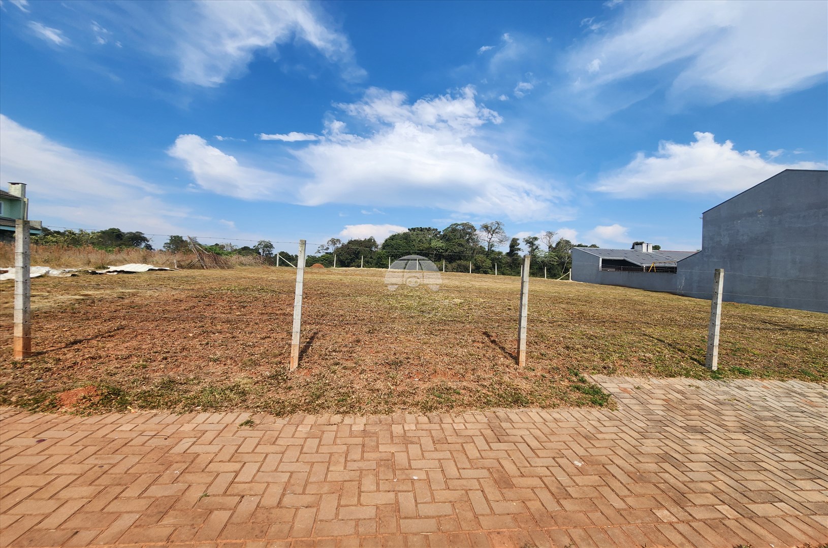 Terreno/Área para alugar em Ferrari, Campo Largo — Portal Chave Fácil