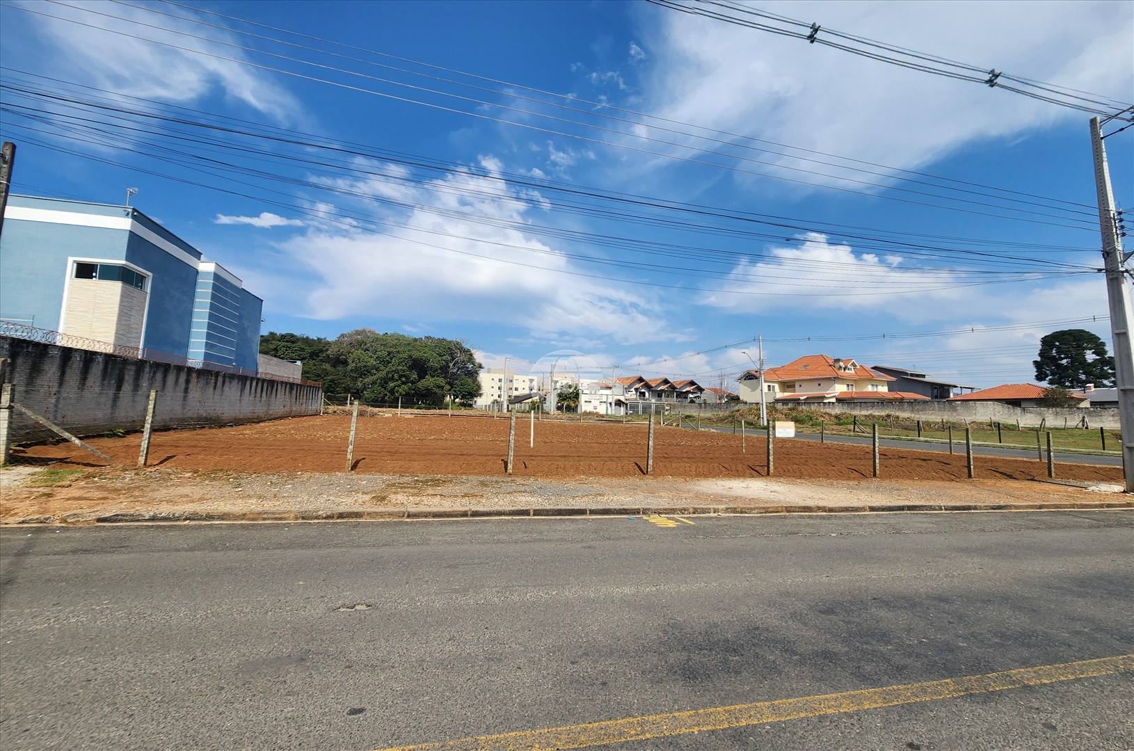 Terreno/Área para alugar em Ferrari, Campo Largo — Portal Chave Fácil