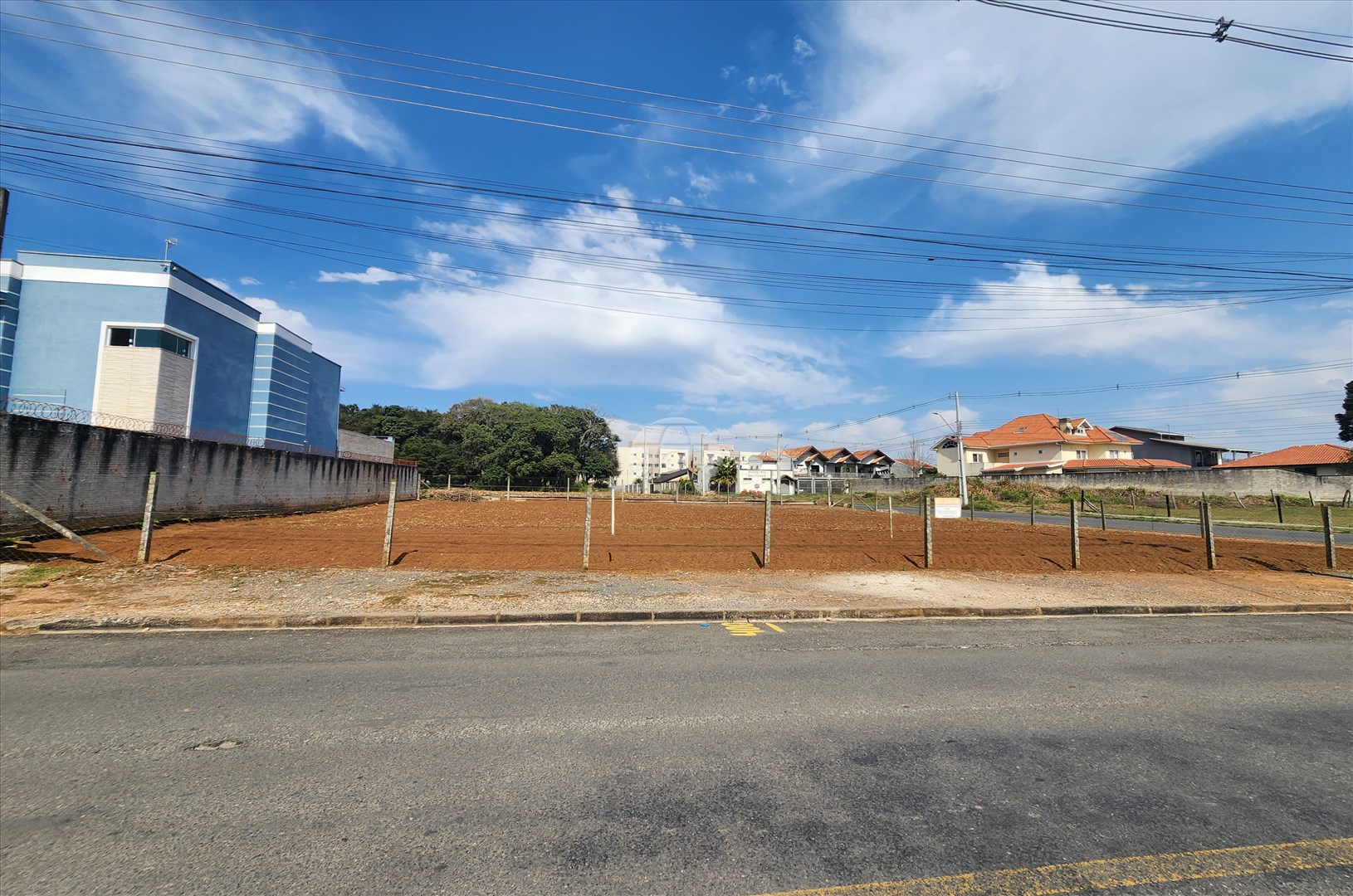 Terreno/Área para alugar em Ferrari, Campo Largo — Portal Chave Fácil