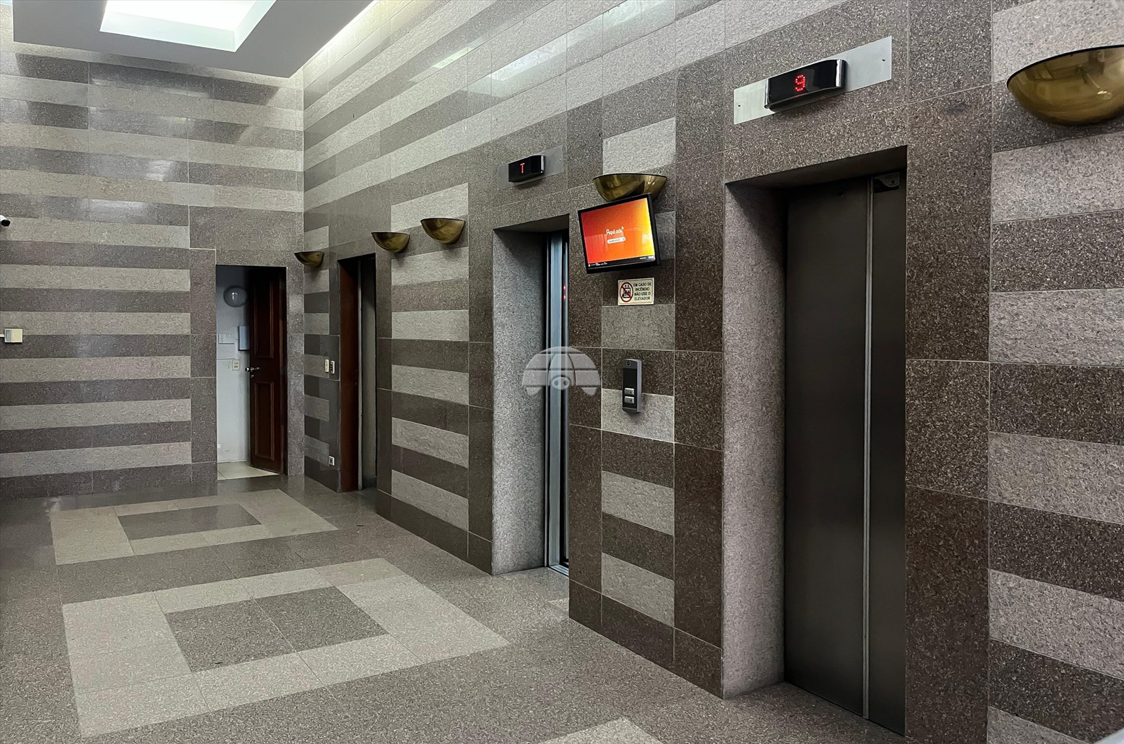 Sala/Conjunto Comercial para alugar em Centro Cívico, Curitiba — Portal Chave Fácil