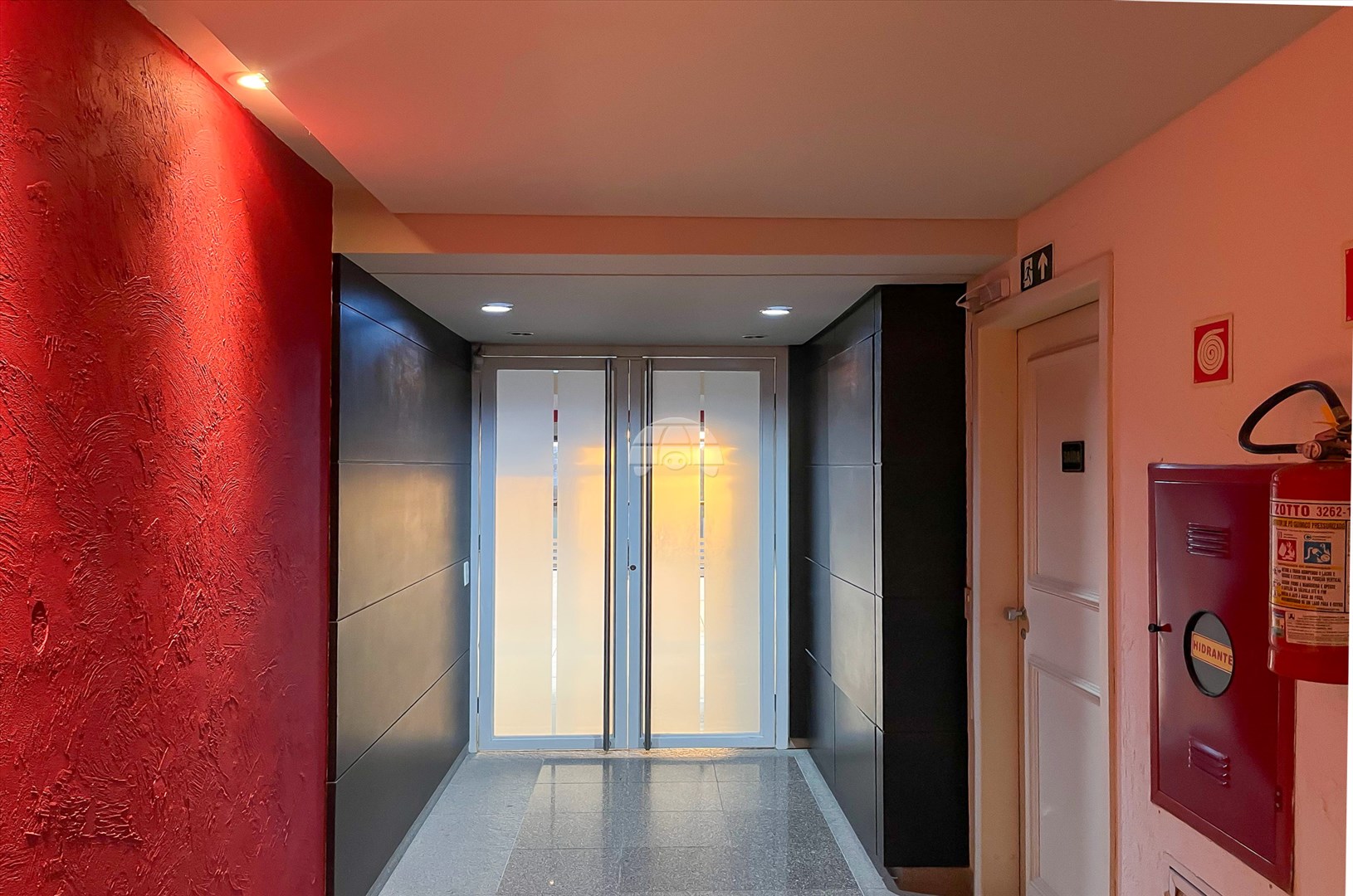 Sala/Conjunto Comercial para alugar em Centro Cívico, Curitiba — Portal Chave Fácil