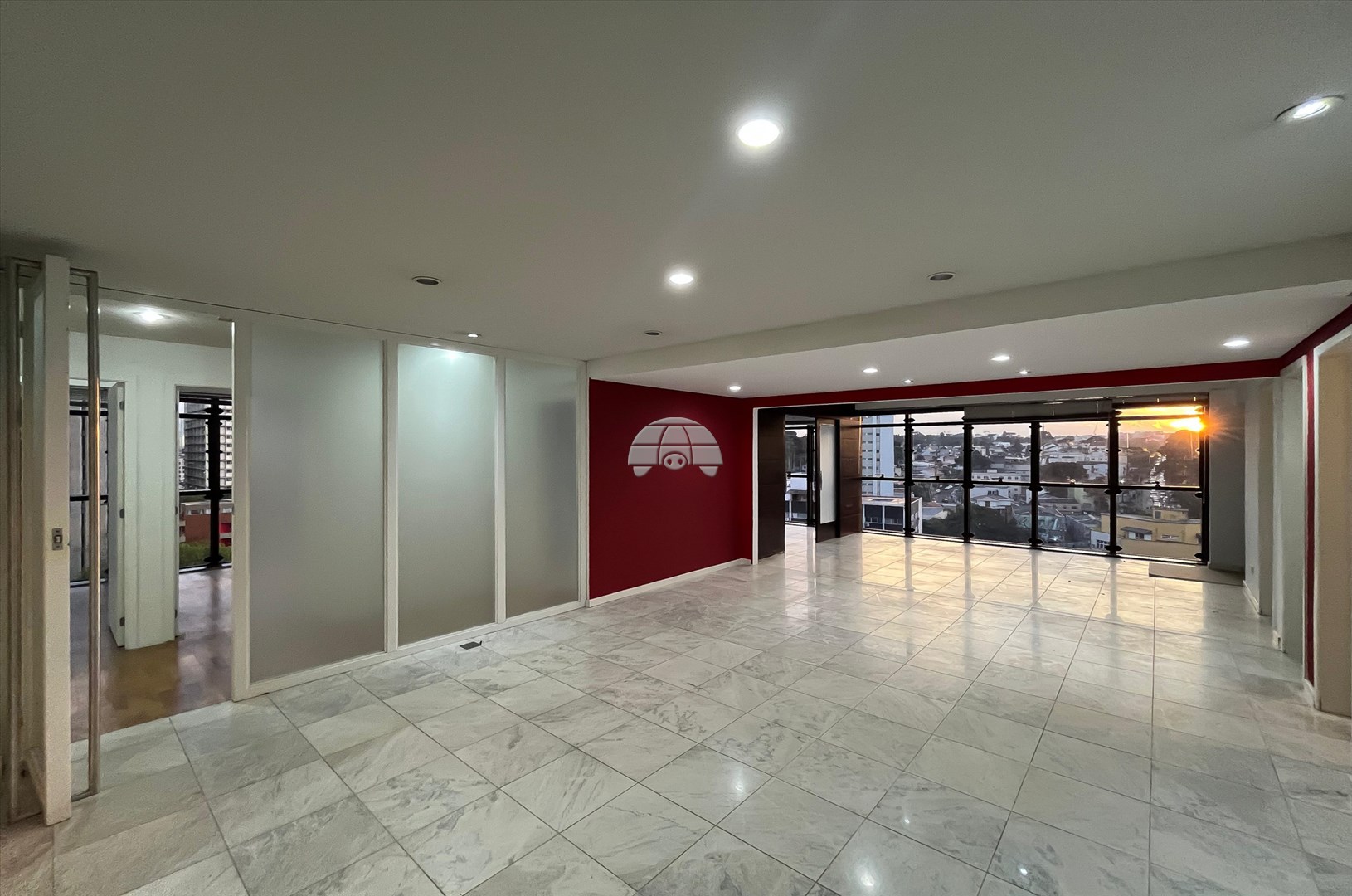 Sala/Conjunto Comercial para alugar em Centro Cívico, Curitiba — Portal Chave Fácil