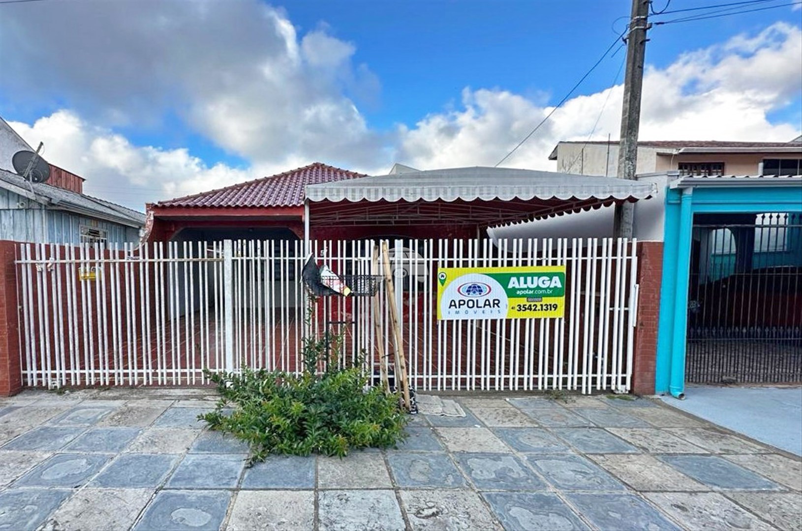 Casa para alugar em Uberaba, Curitiba — Portal Chave Fácil
